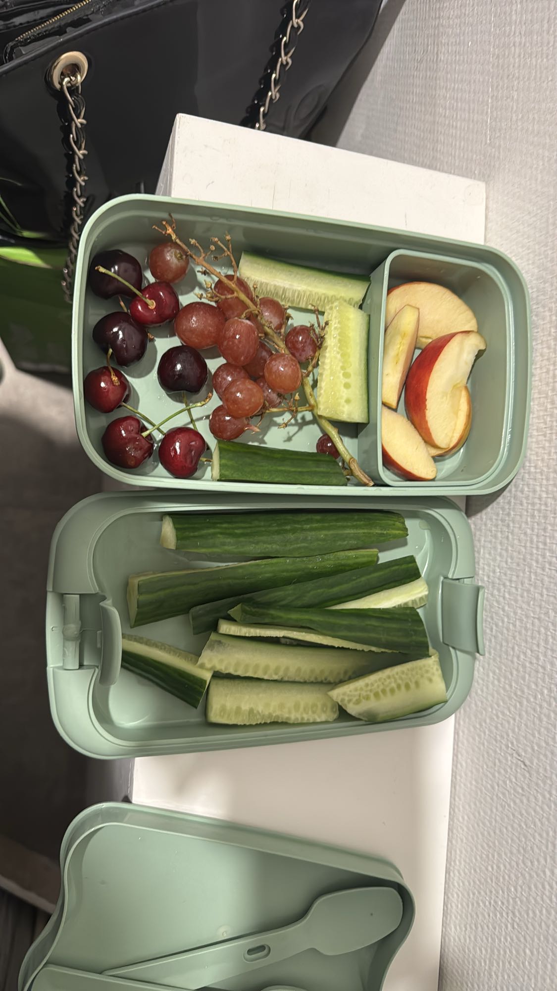 Fruit en komkommer snack