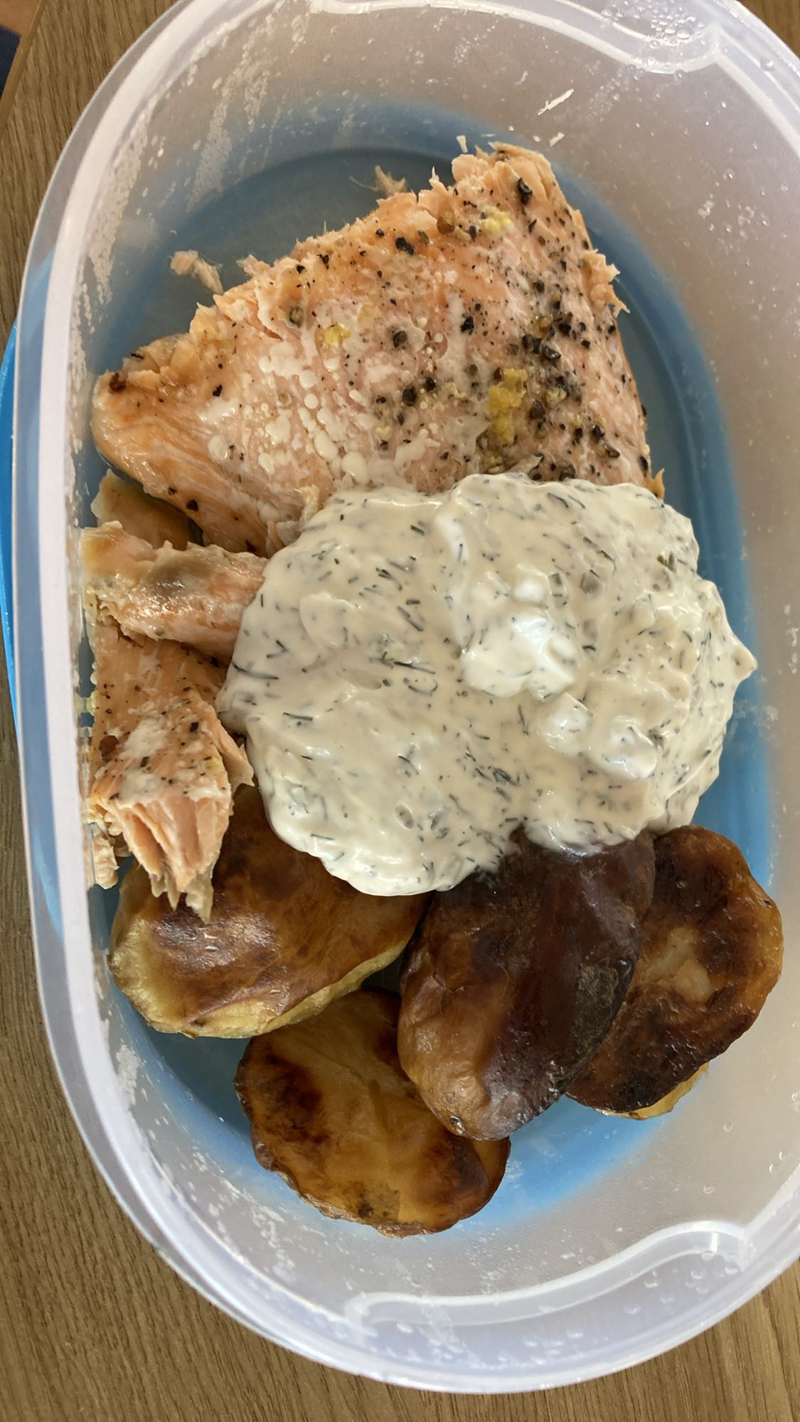 Lax med potatis och sås