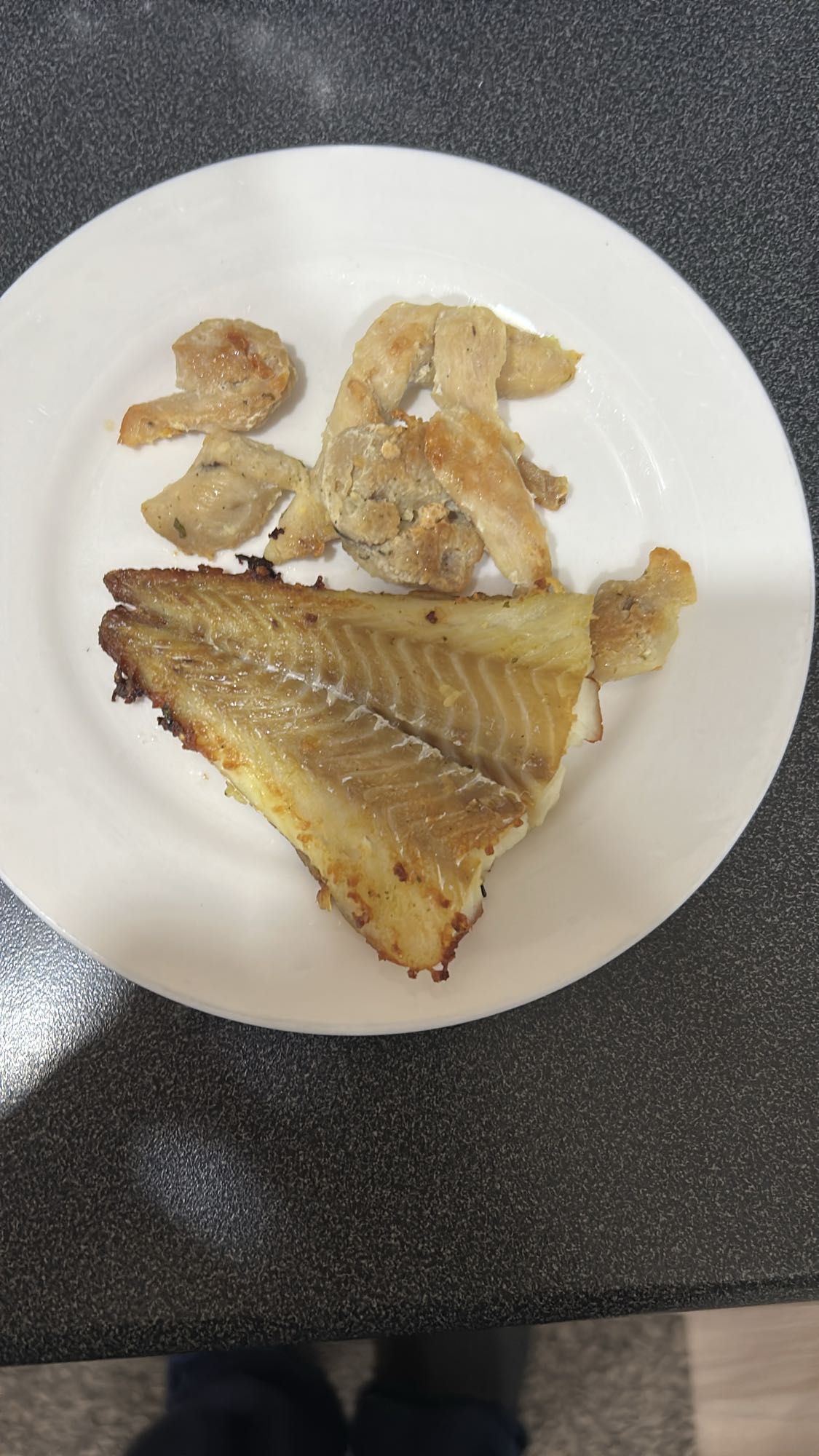 Stekt fisk og kylling