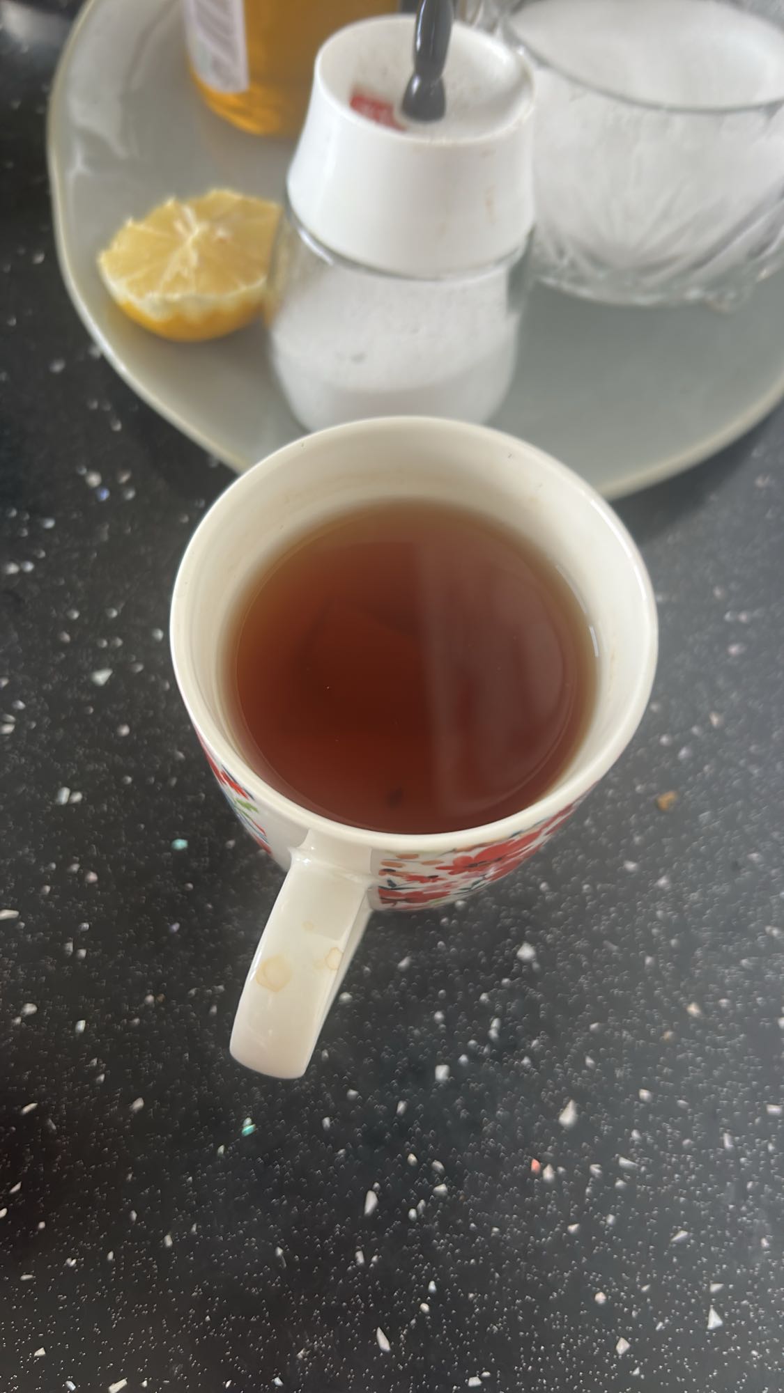 Herbata z cytryną i miodem