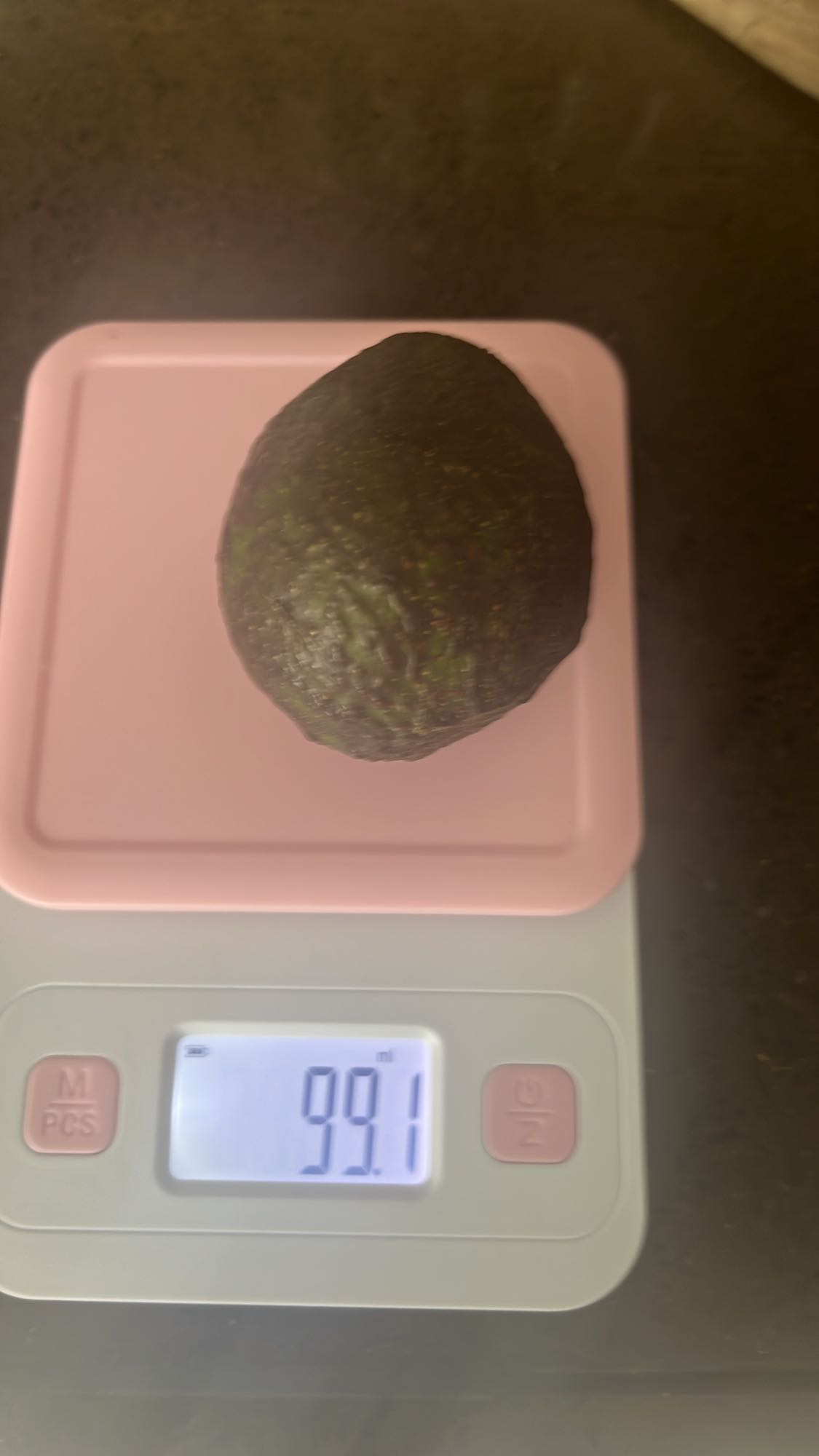 Avocado op weegschaal