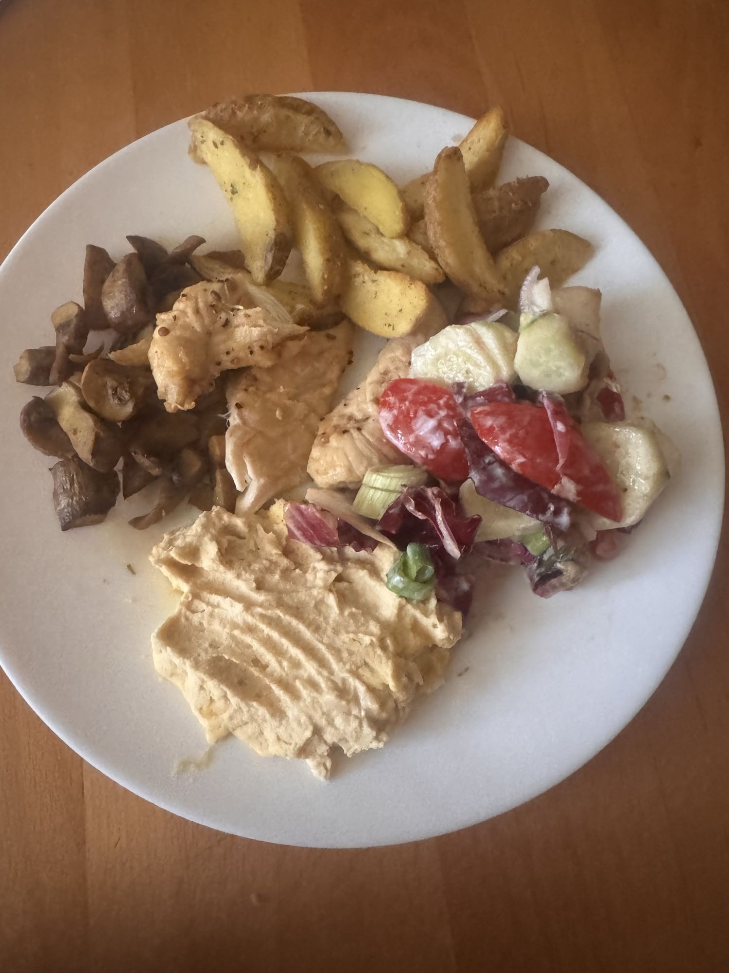 Pui cu legume și hummus