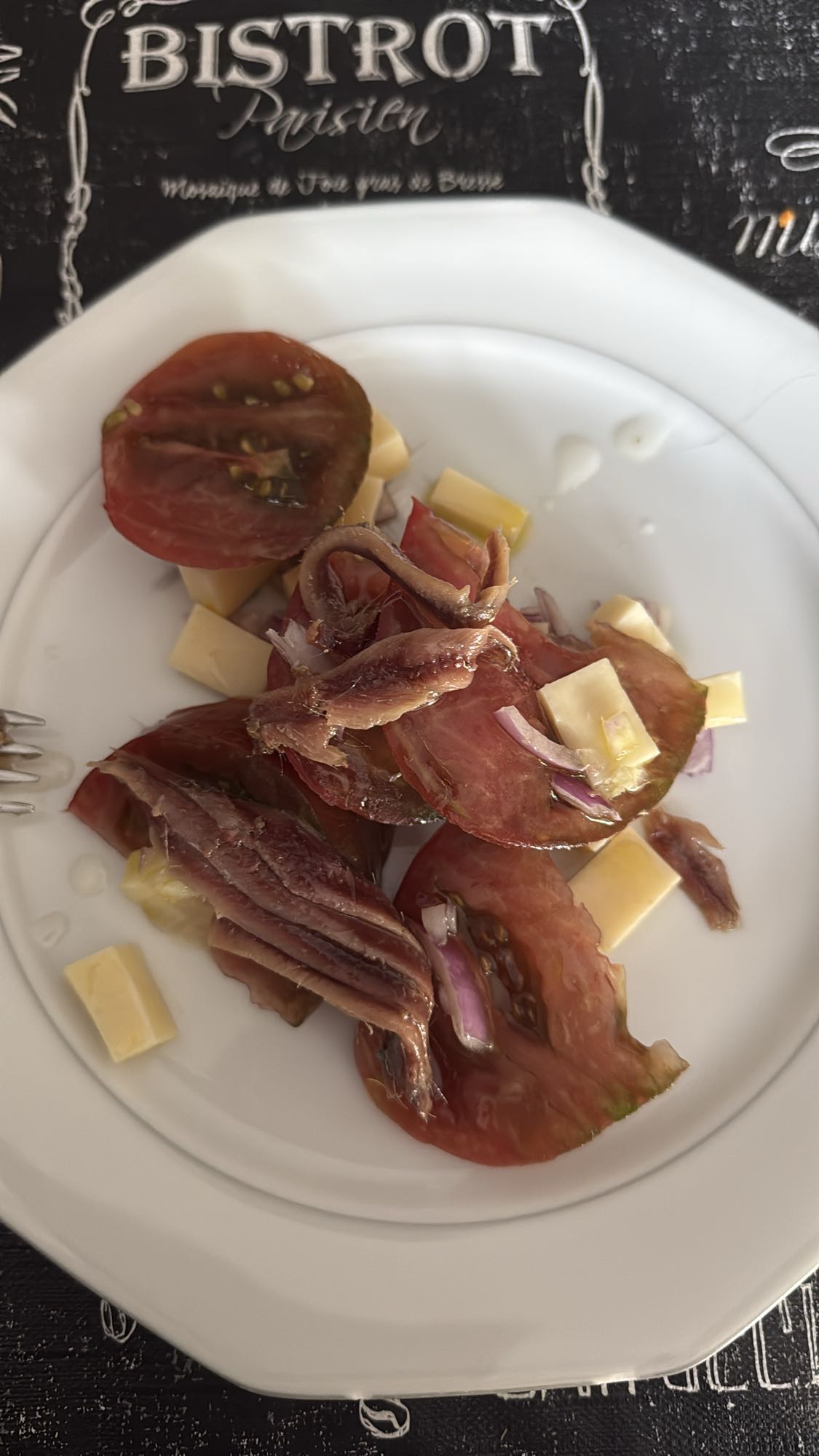 Salade tomate anchois fromage