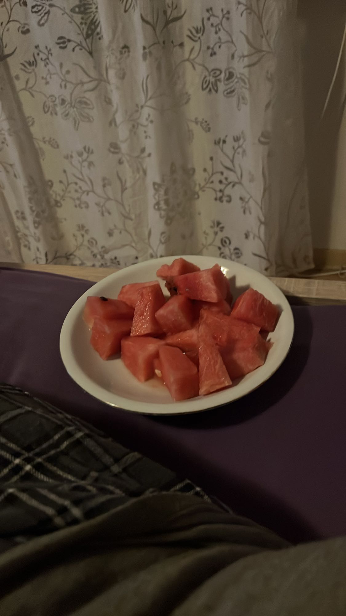 Taze karpuz dilimleri