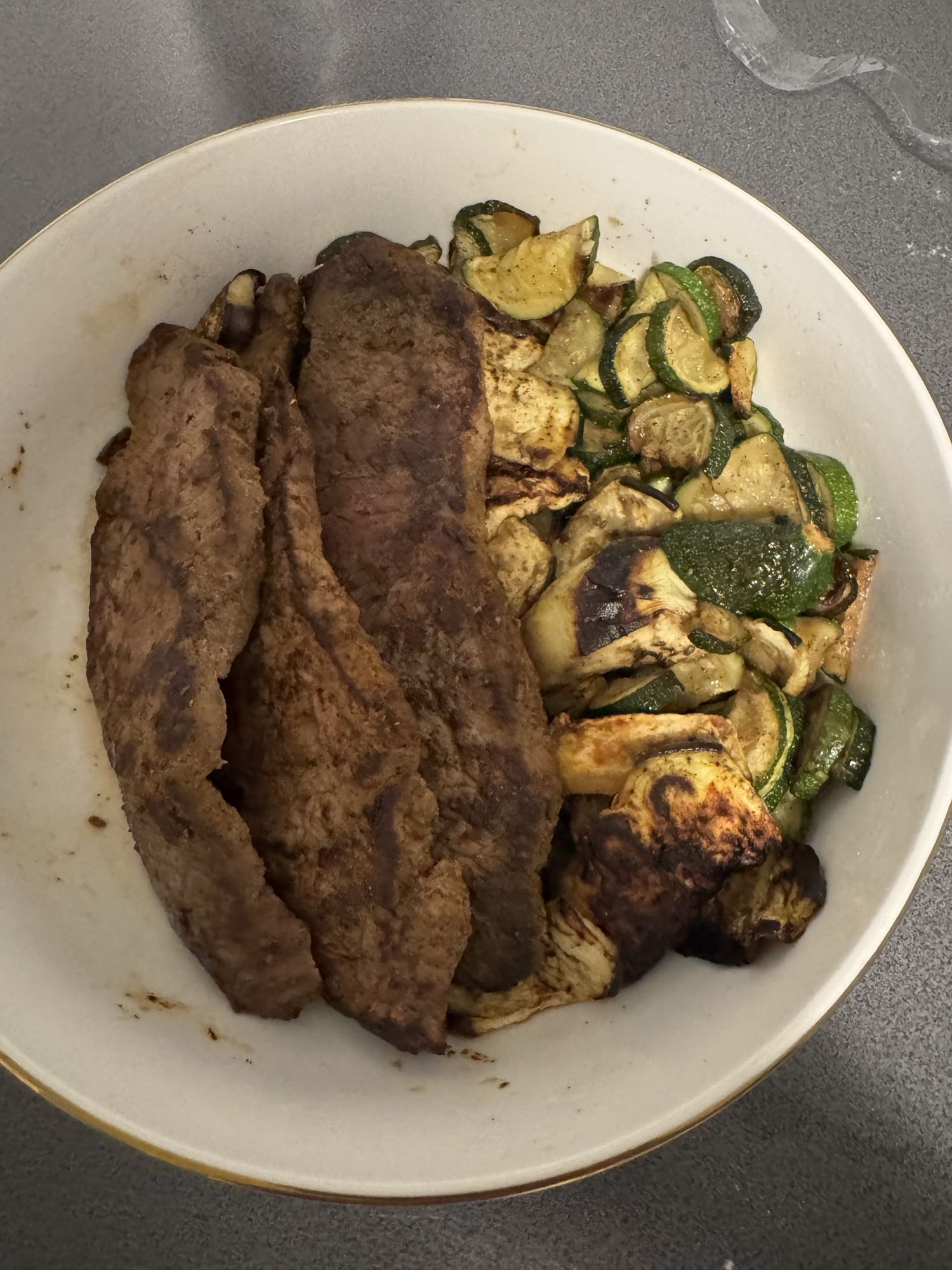 Biefstück mit Zucchini