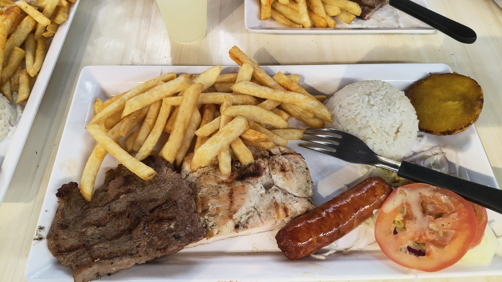 Parrillada mixta con papas