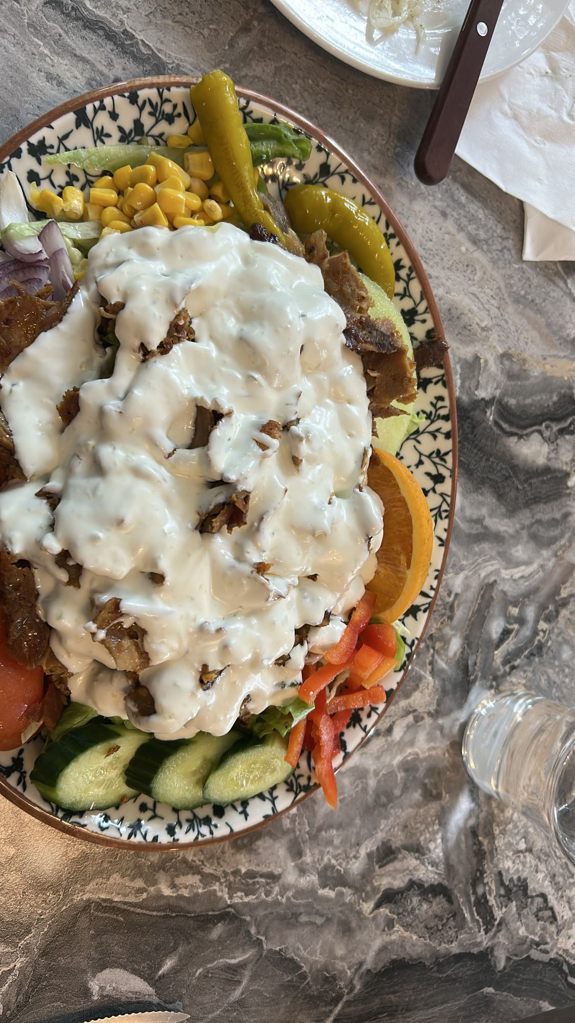 Kebabtallrik med sås