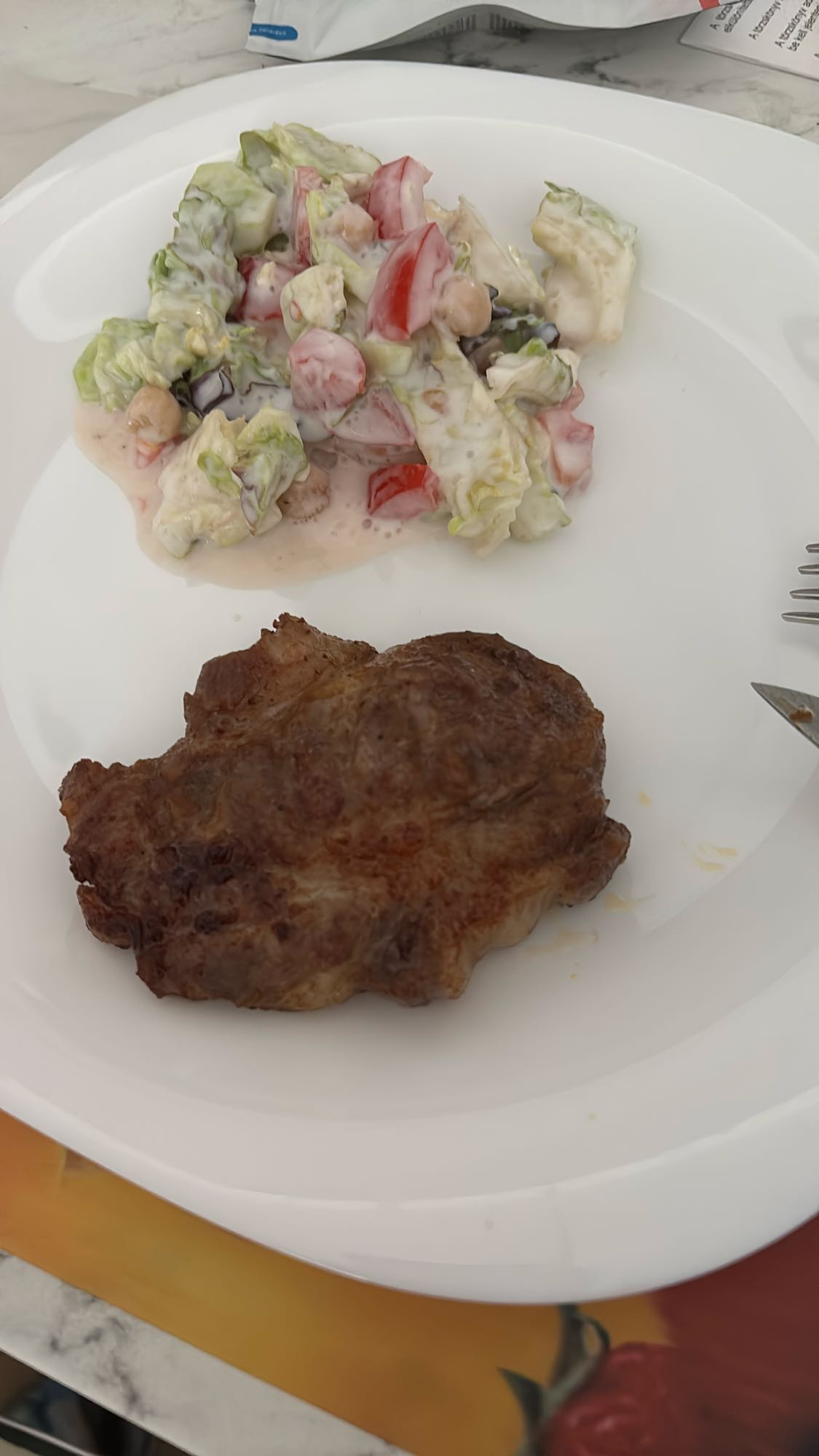 Biff med grönsakssallad