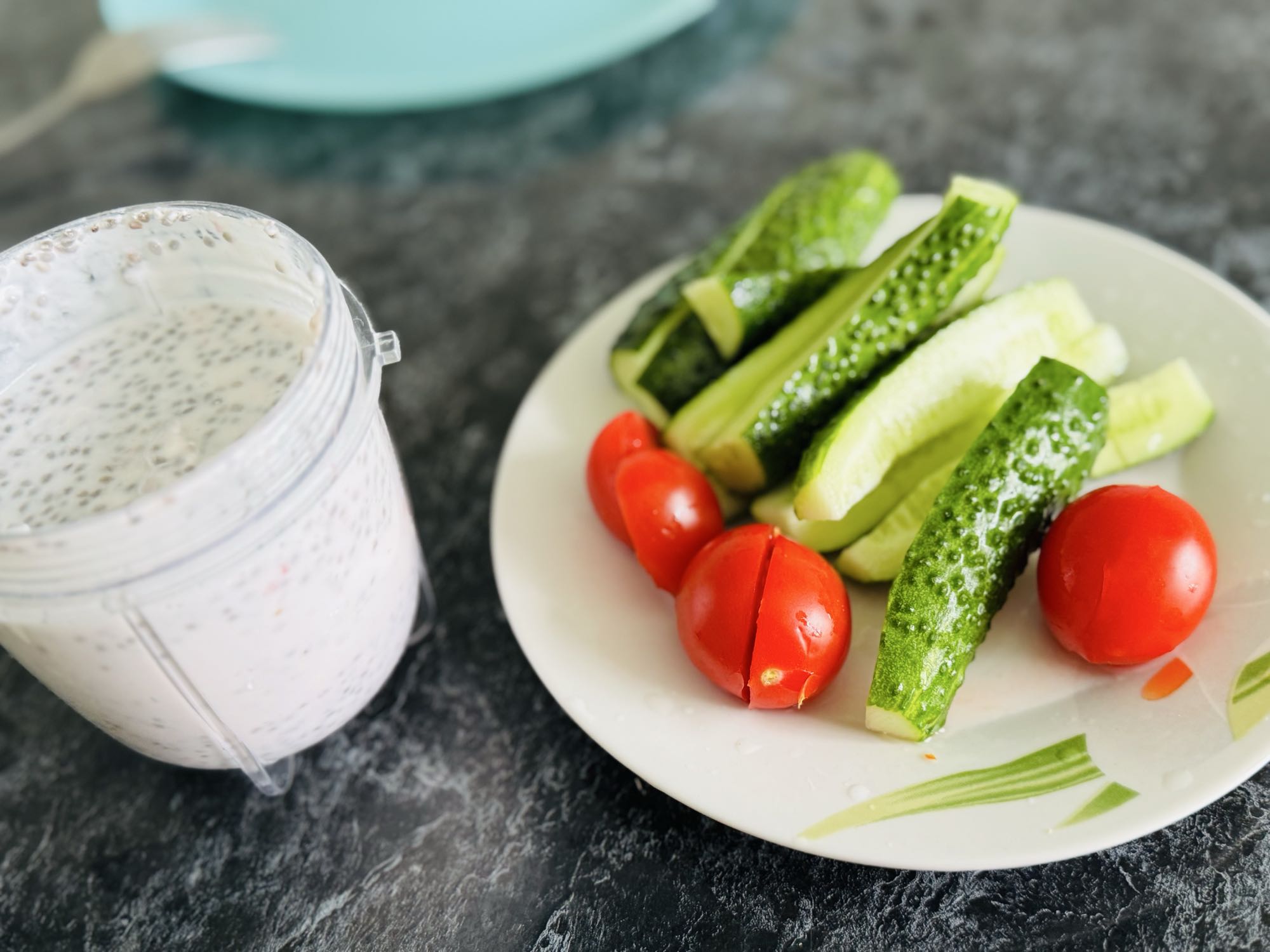 Mic dejun cu legume și chia