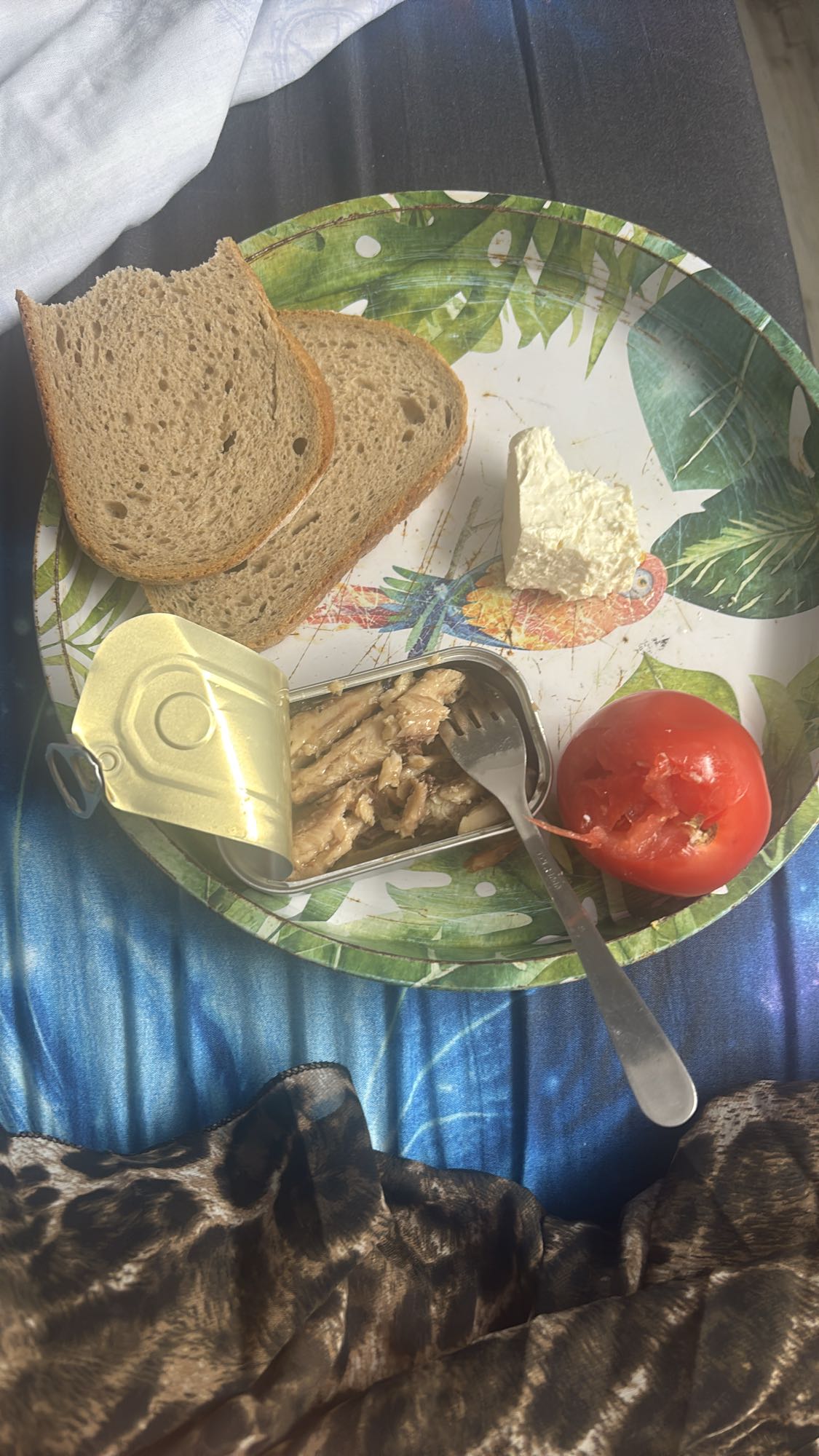 Brot mit Fisch & Käse