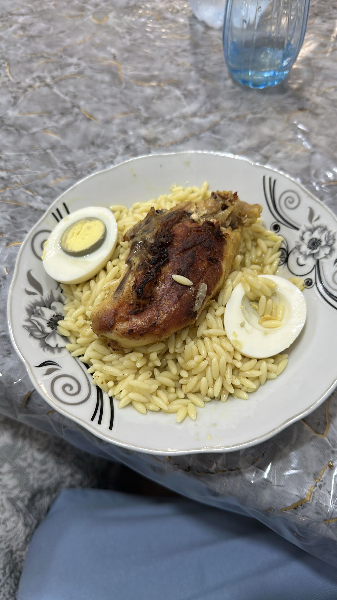 Pâtes, poulet et œuf