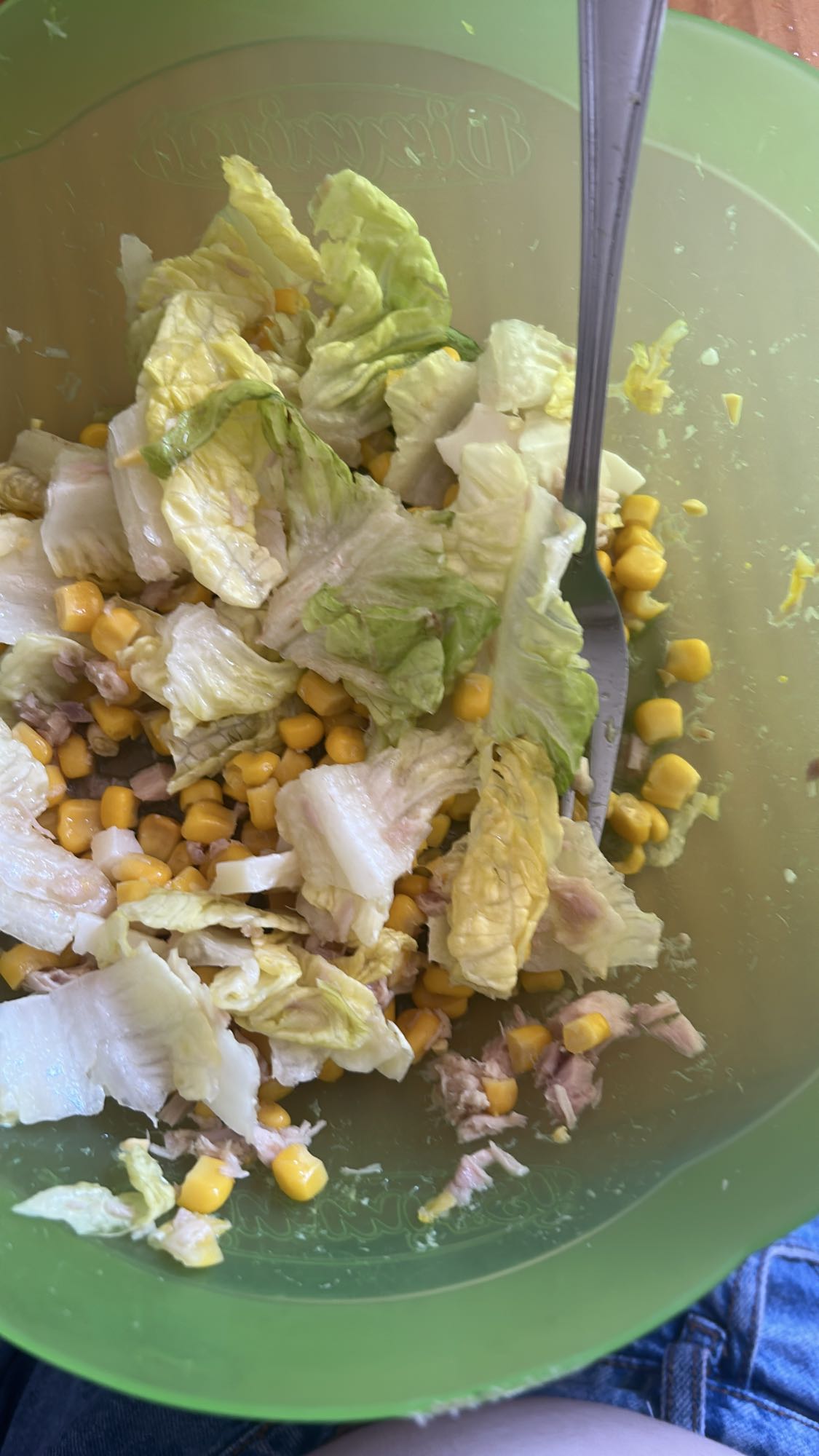 ensalada de atún y maíz