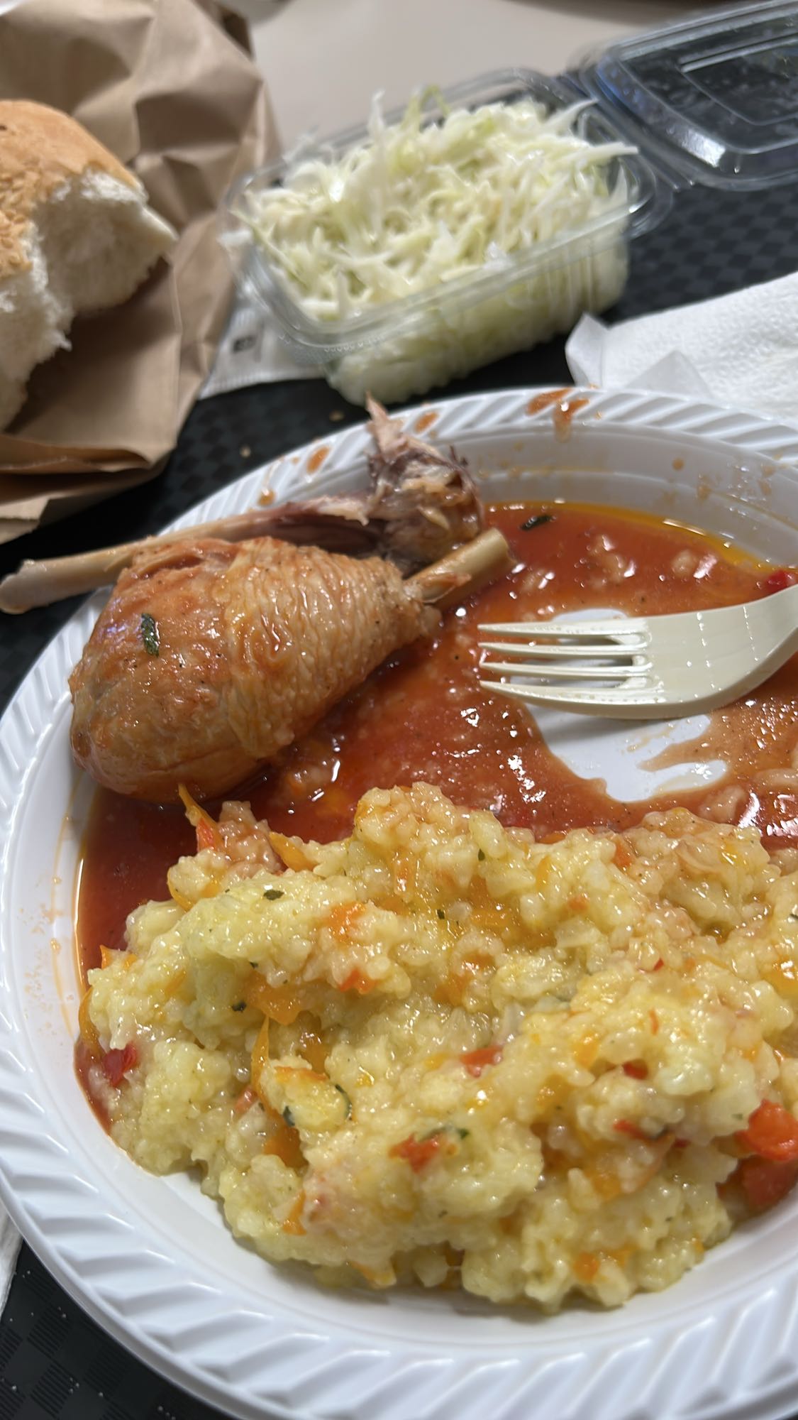 Pulpe cu orez și salată