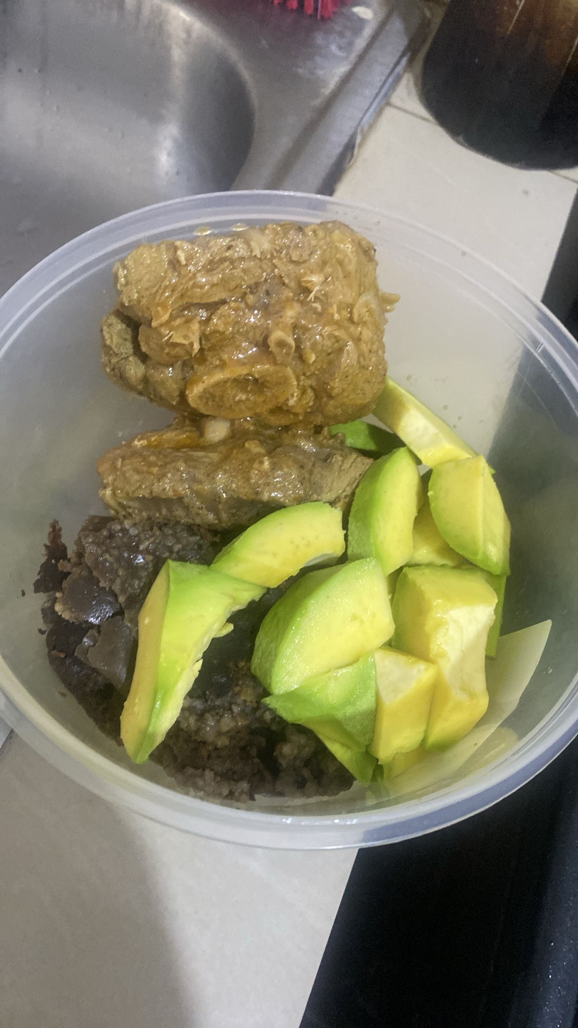 carne de pavo con aguacate