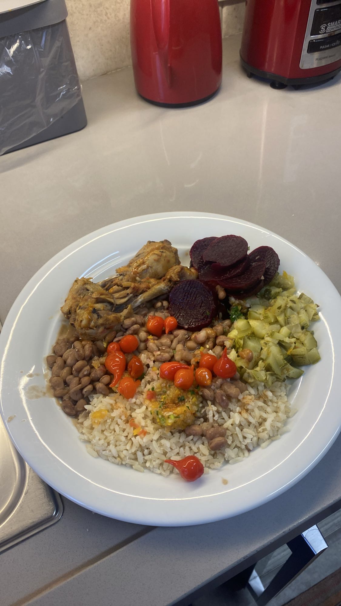 Arroz, frango e legumes