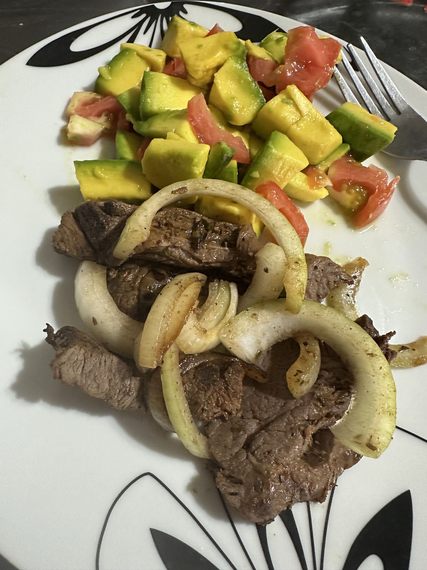 Carne con ensalada