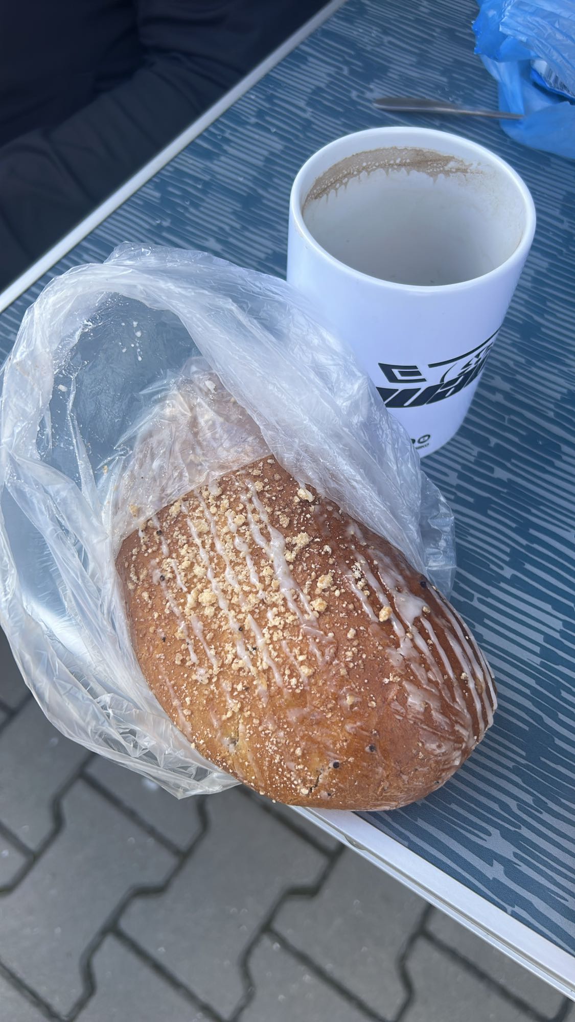 drożdżówka z kawą