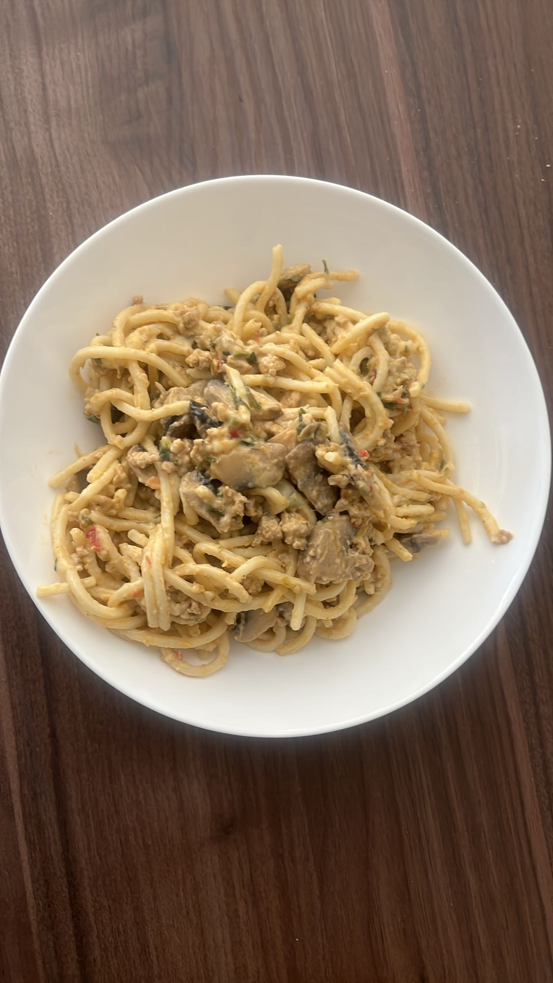 Spaghete cu ciuperci și ou