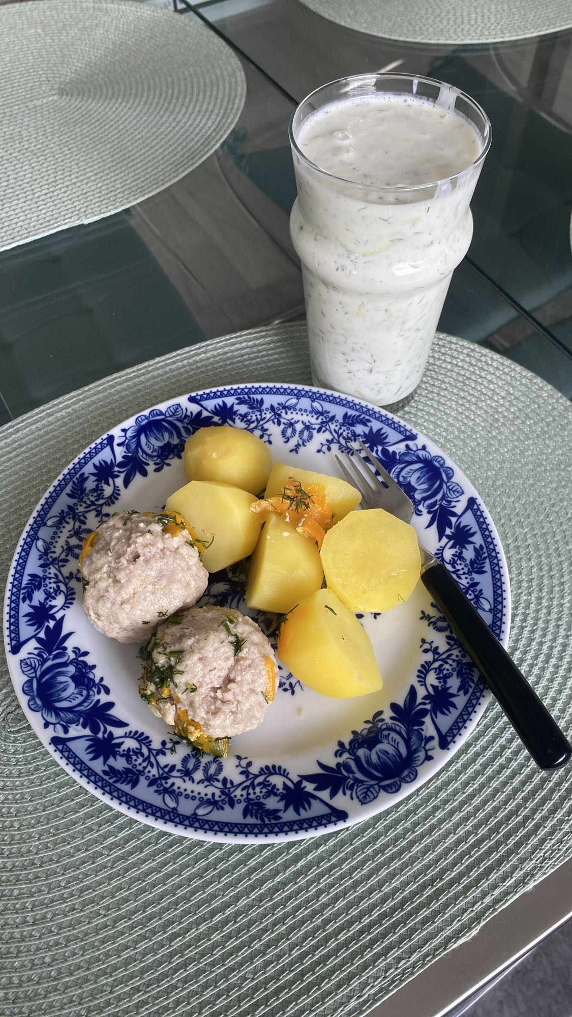 Pulpeciki z ziemniakami i marchewką