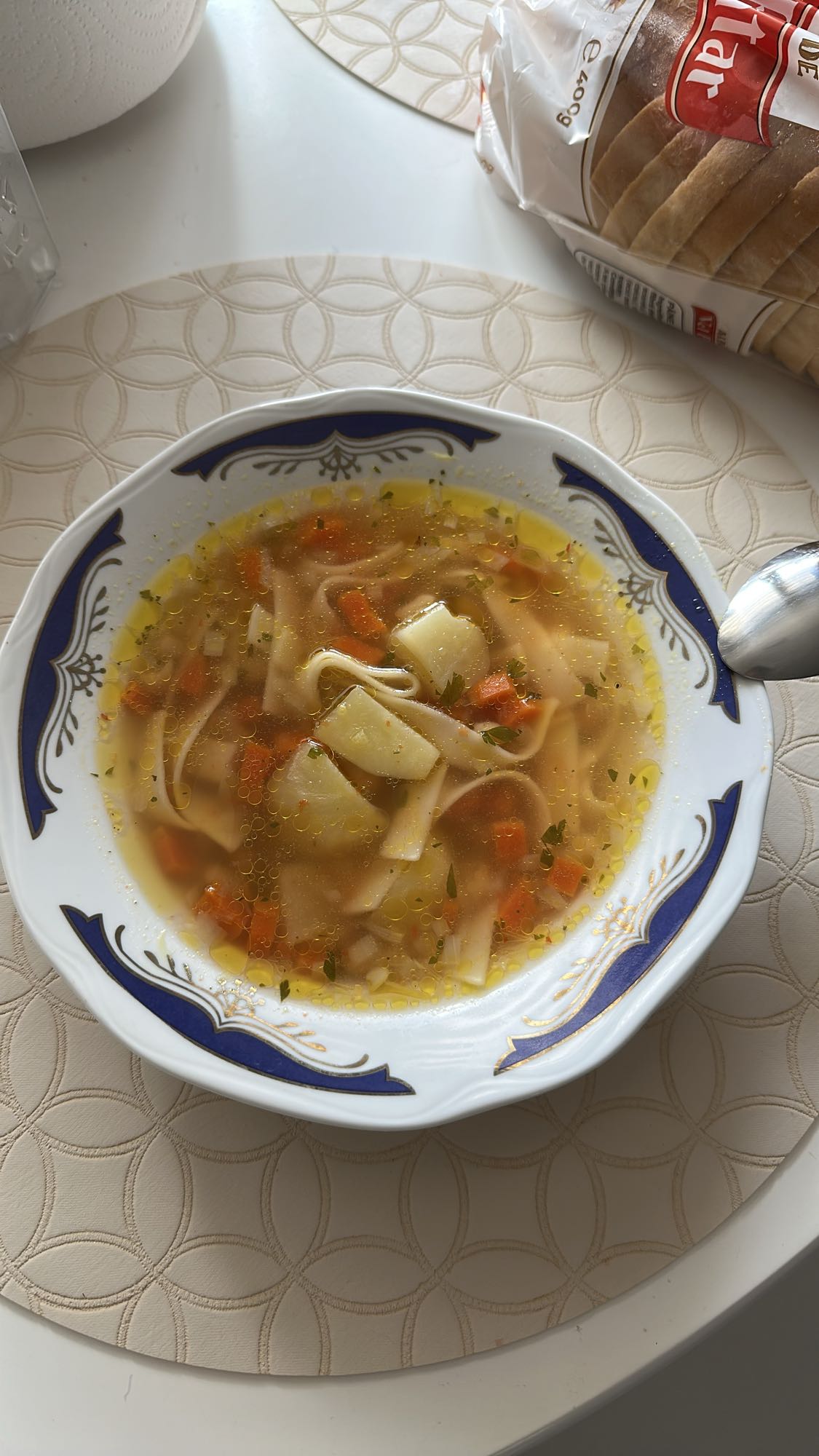 Vegetable noodle soup