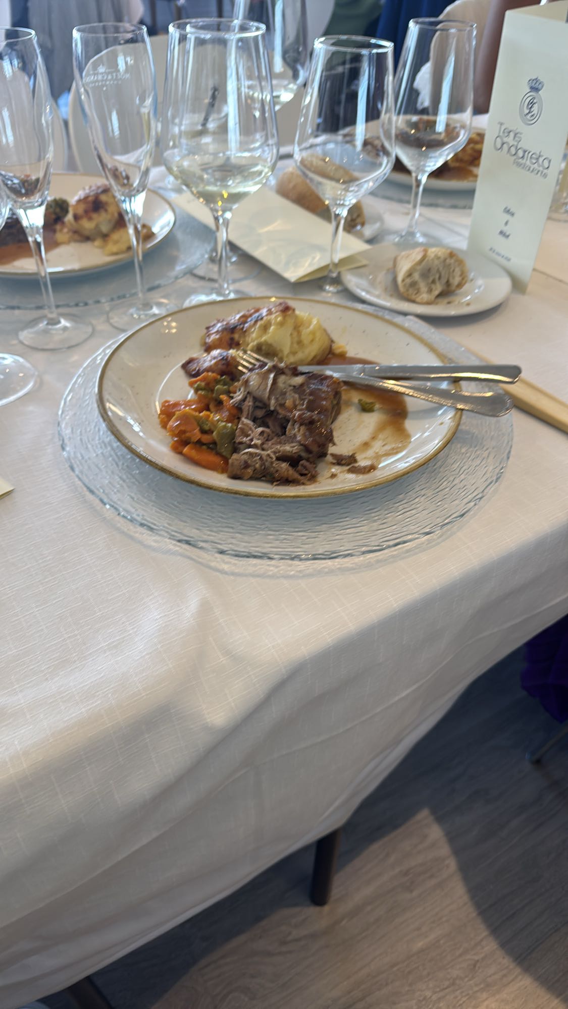 Graten de patatas y carme de cordero