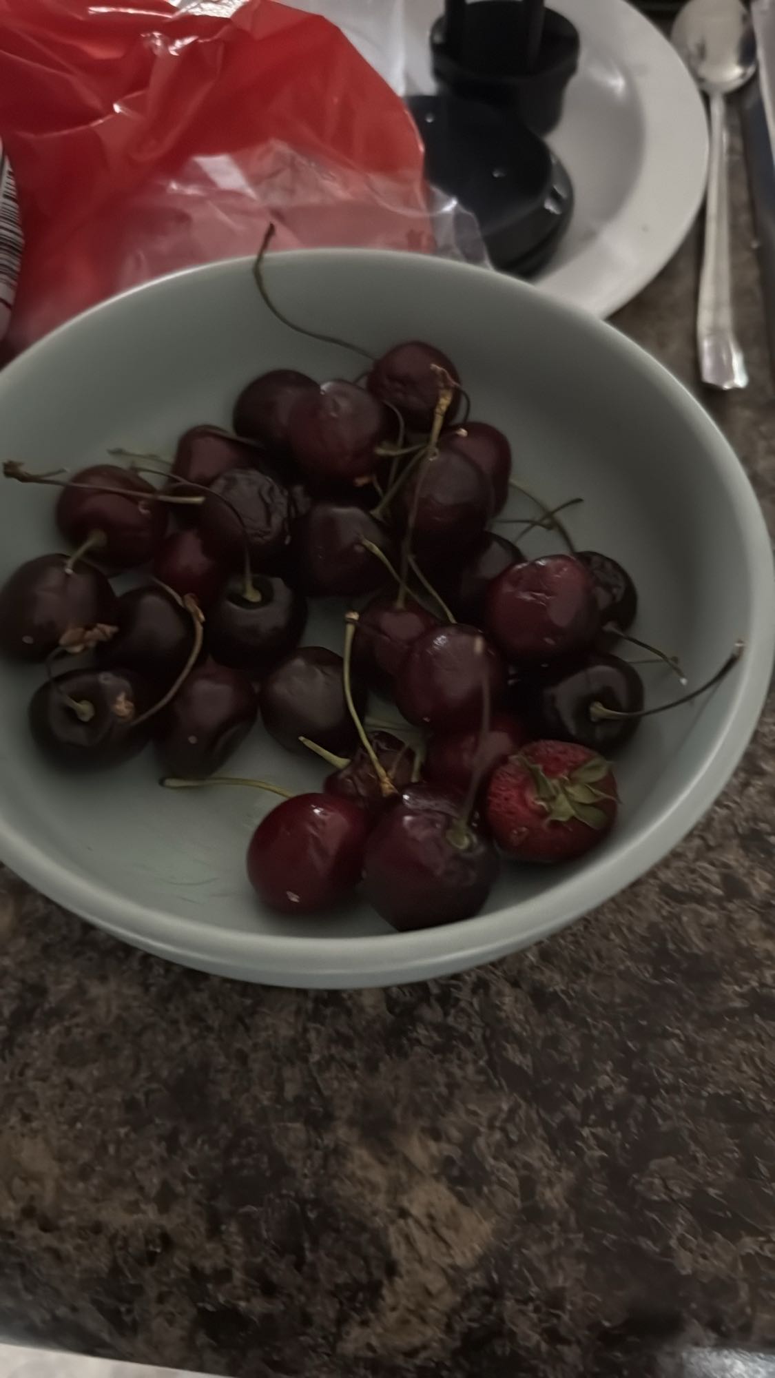 bol de cerises et fraise