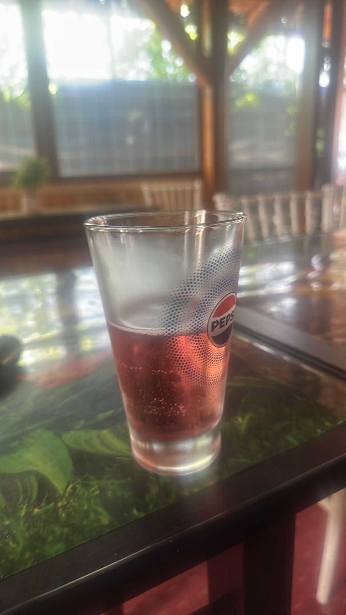 Pahar cu suc carbogazos