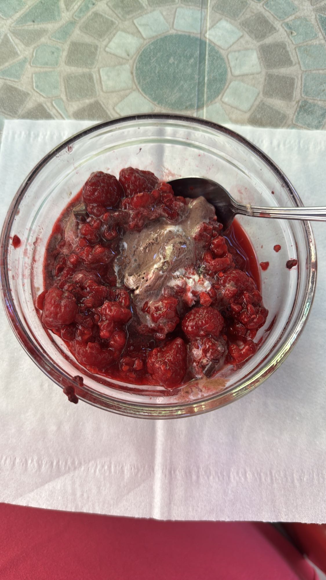 Înghețată cu zmeură