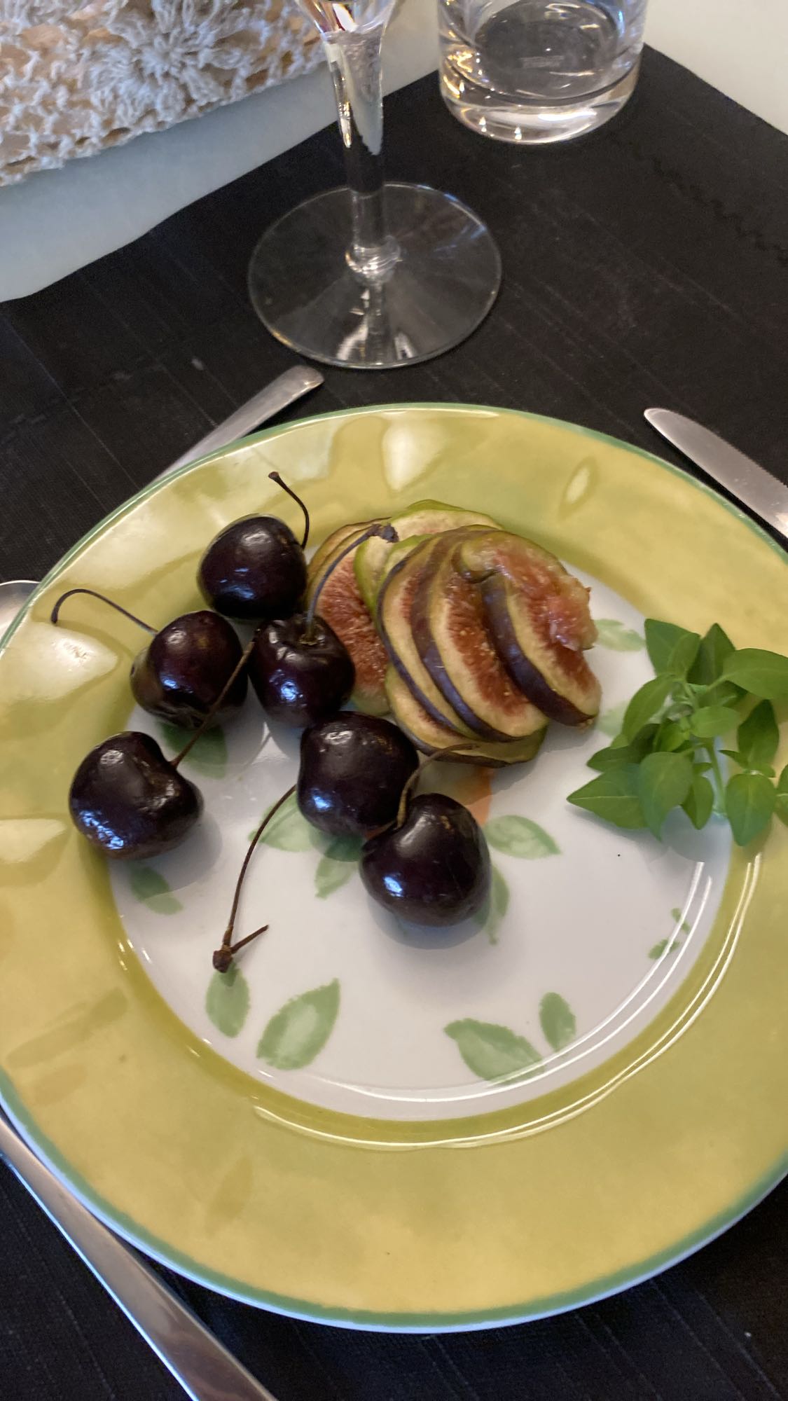 Frutas frescas no prato