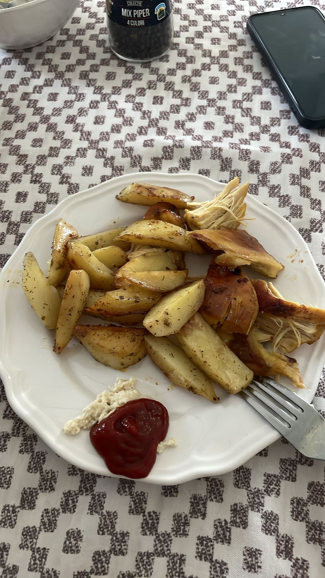 Cartofi copți cu ciuperci