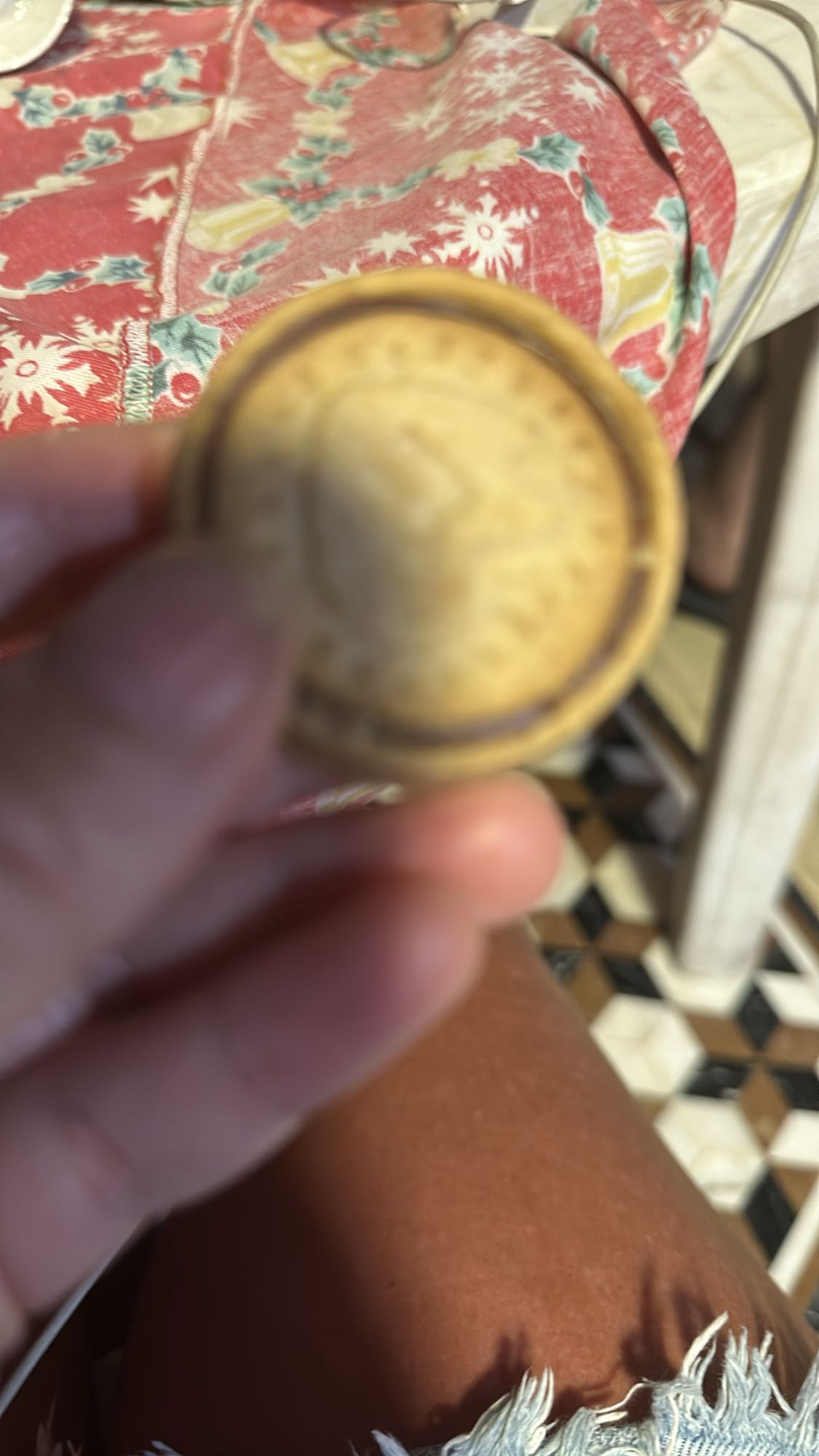 Vanilla sandwich cookie