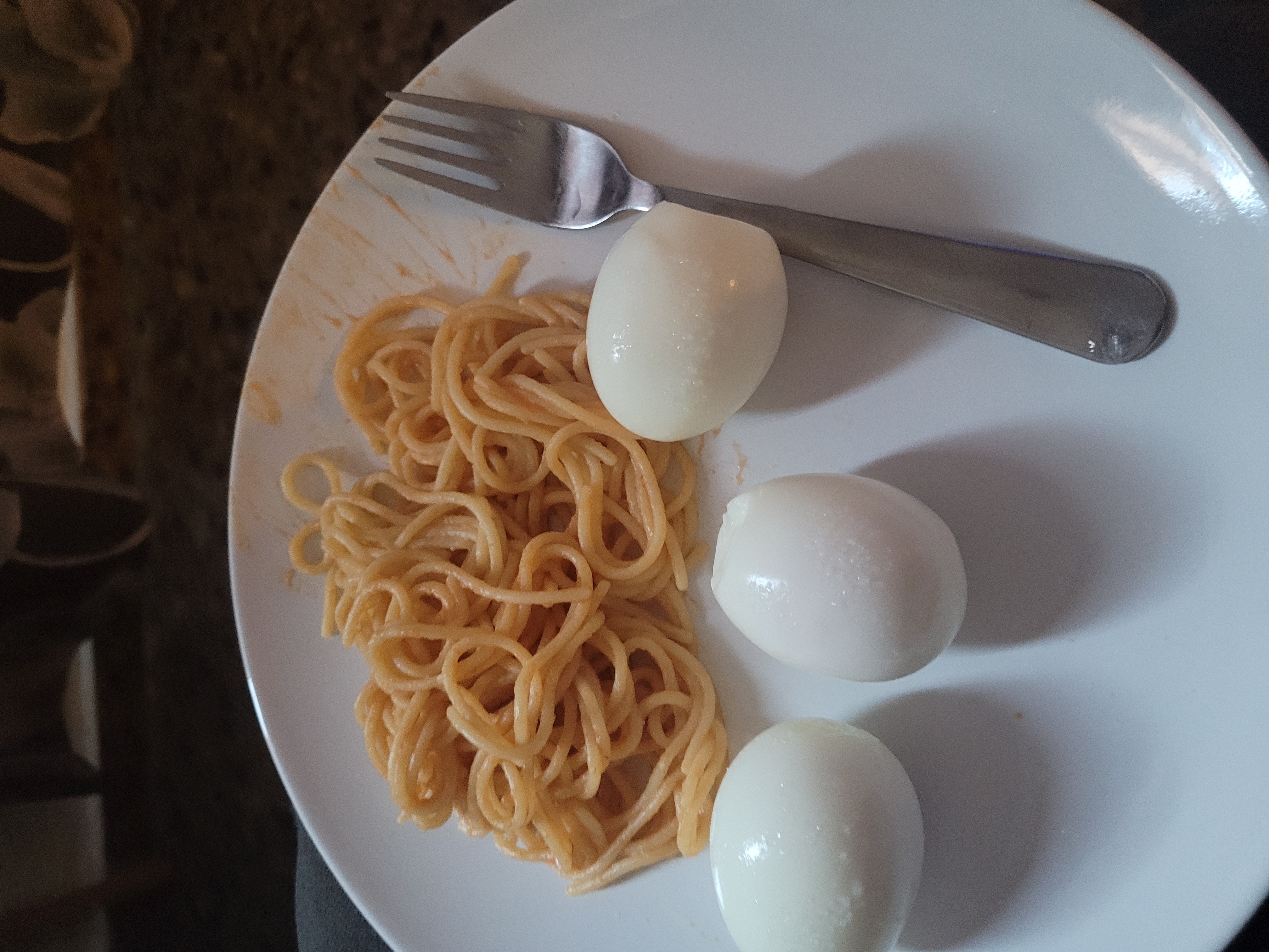 Huevos con espaguetis