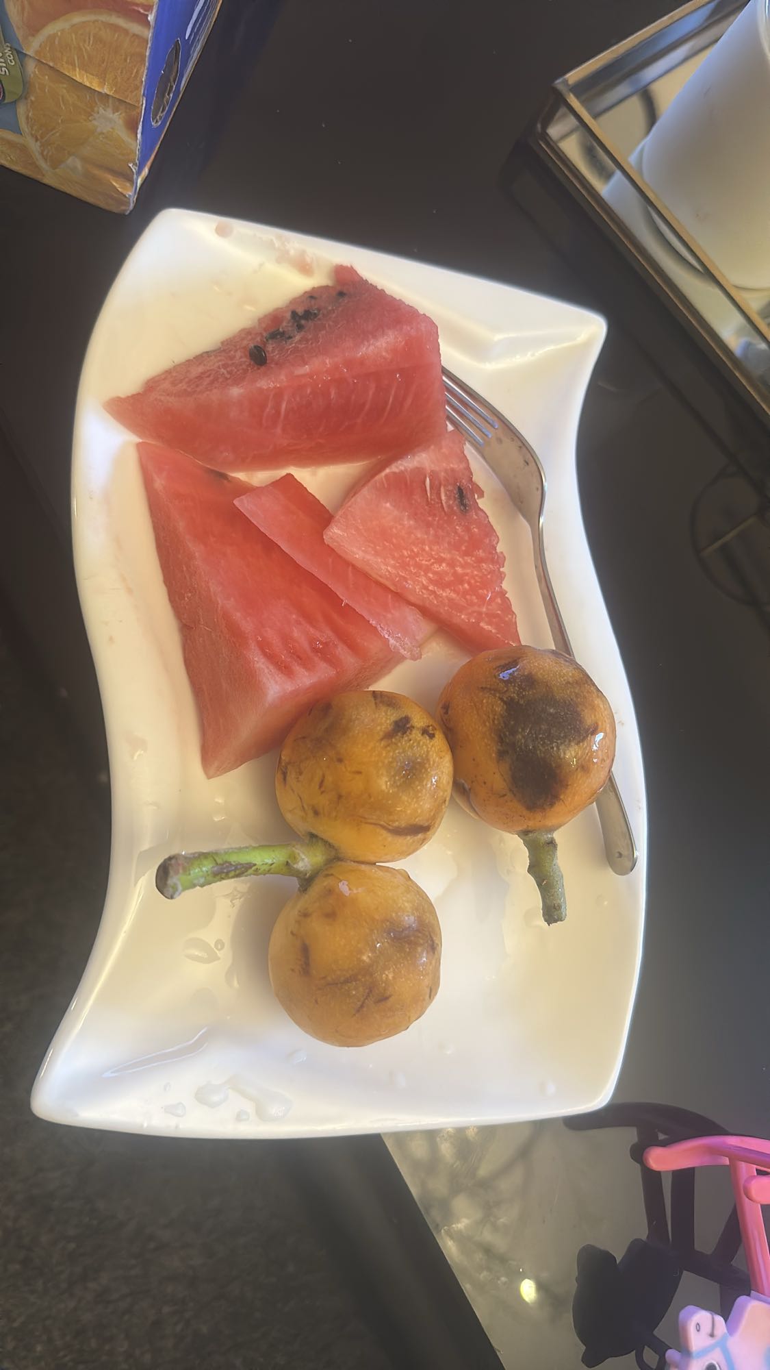 Vattenmelon och loquat tallrik