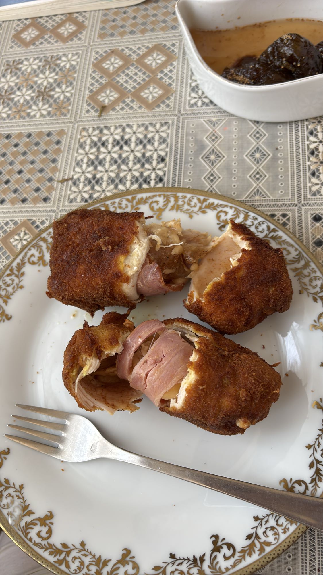 Куриные рулетики с ветчиной