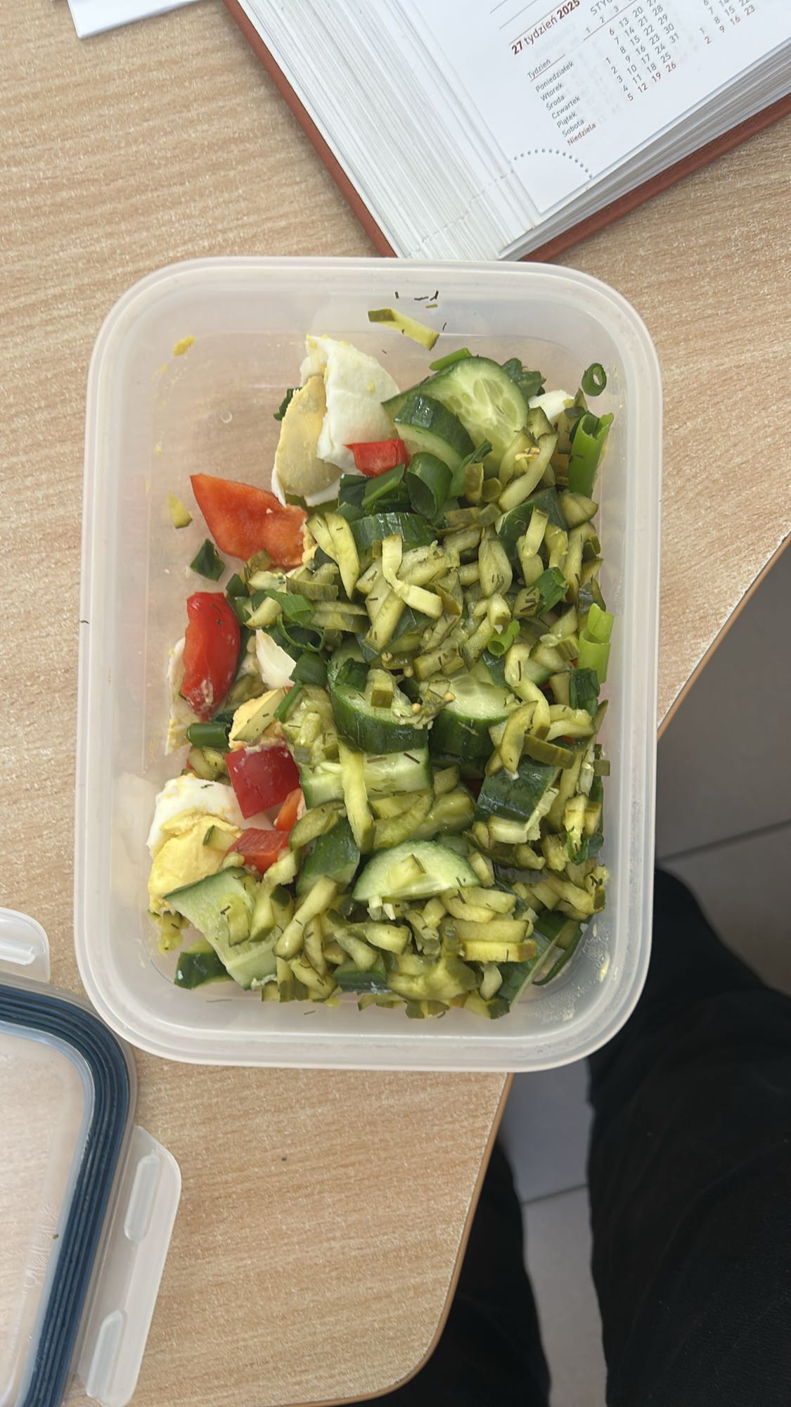 Sałatka z jajkiem i warzywami