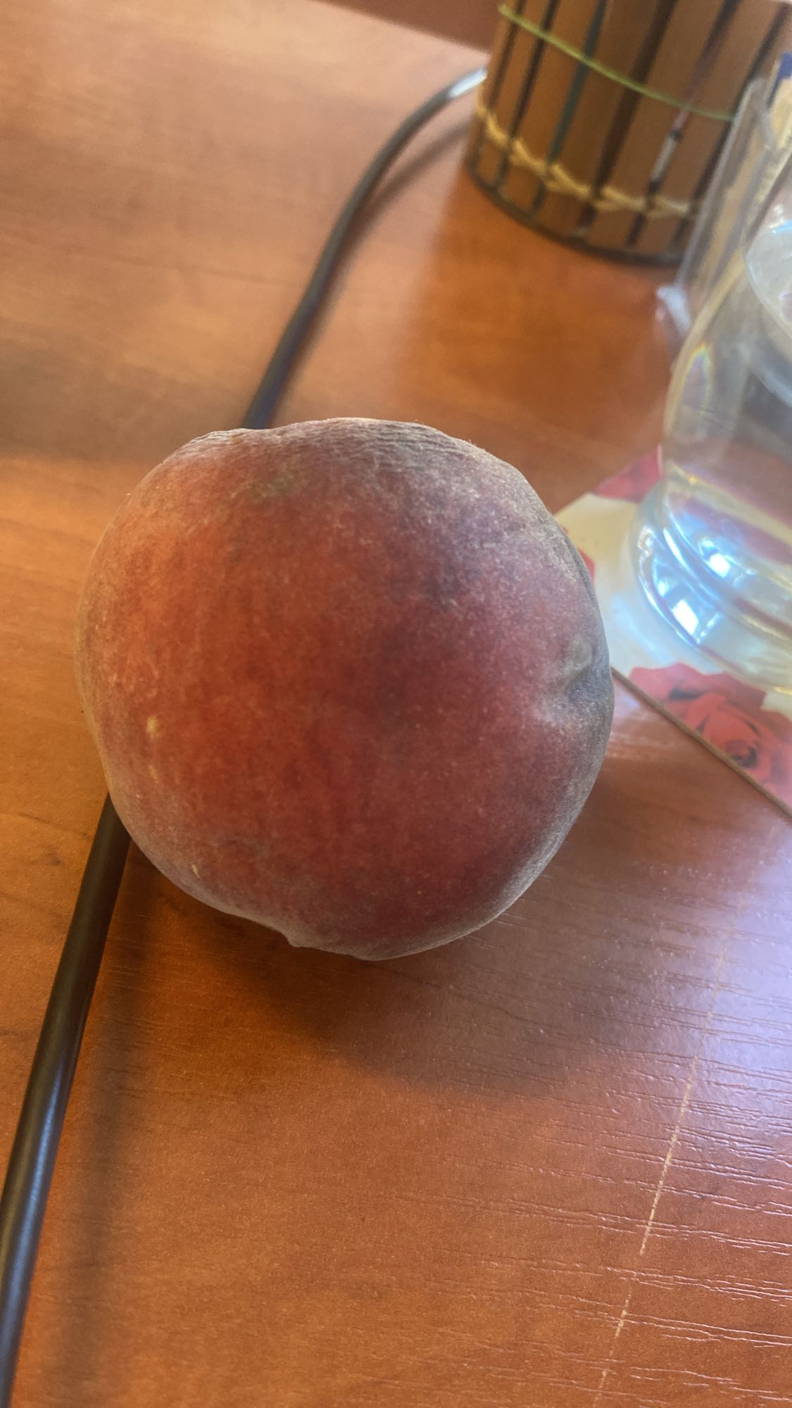 Świeża brzoskwinia