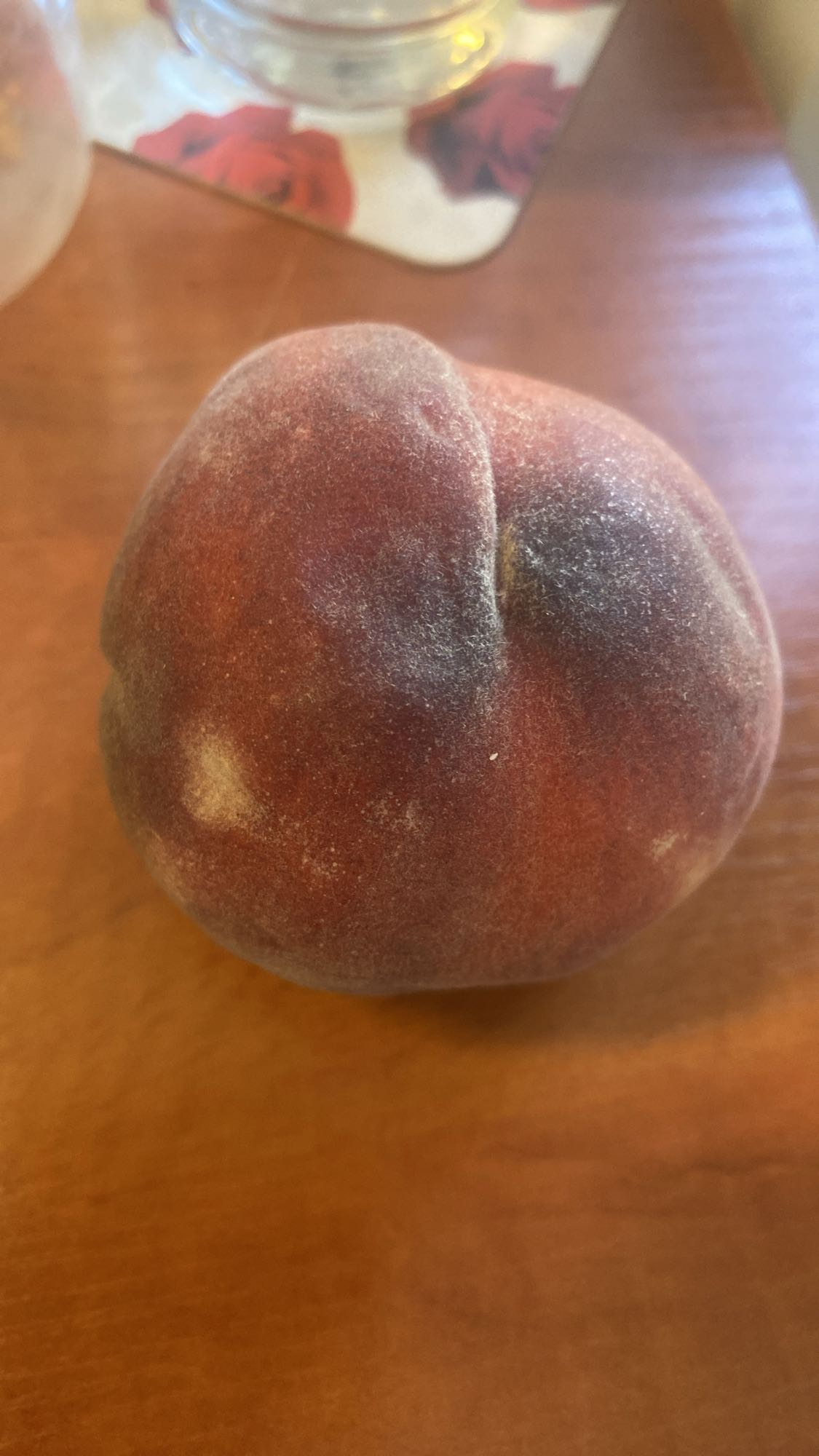 Świeża brzoskwinia