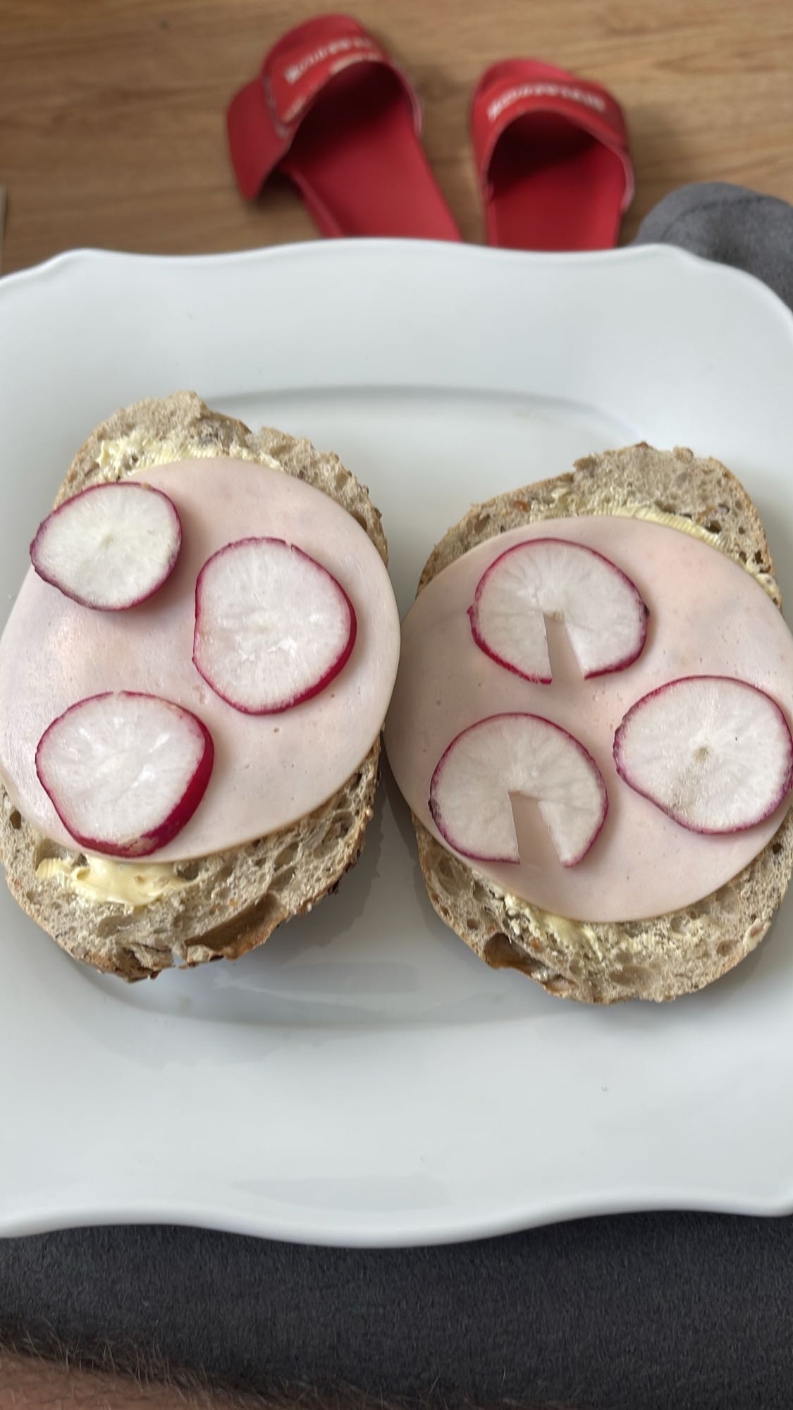 Kanapki z szynką i rzodkiewką