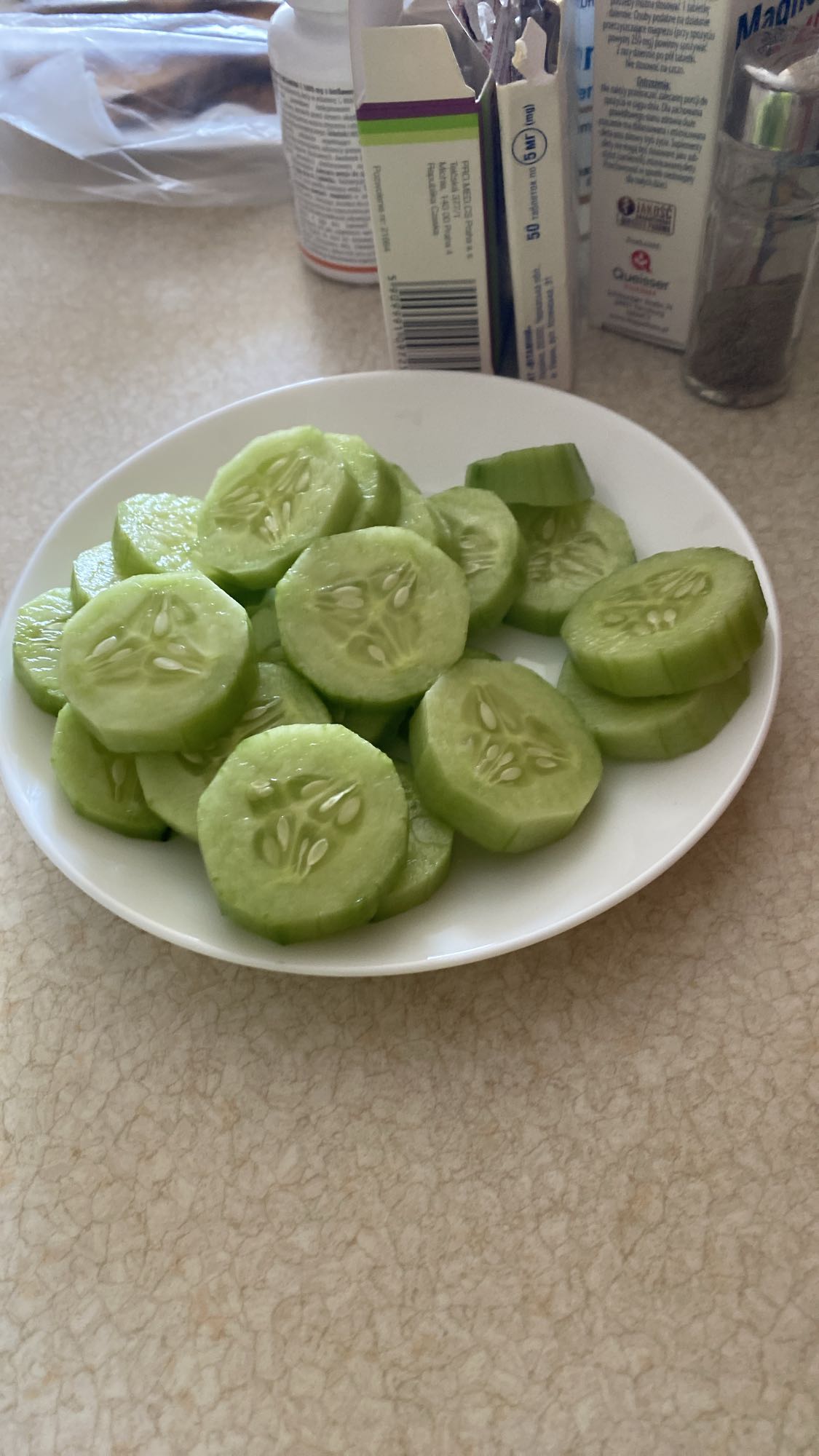 Нарізаний огірок