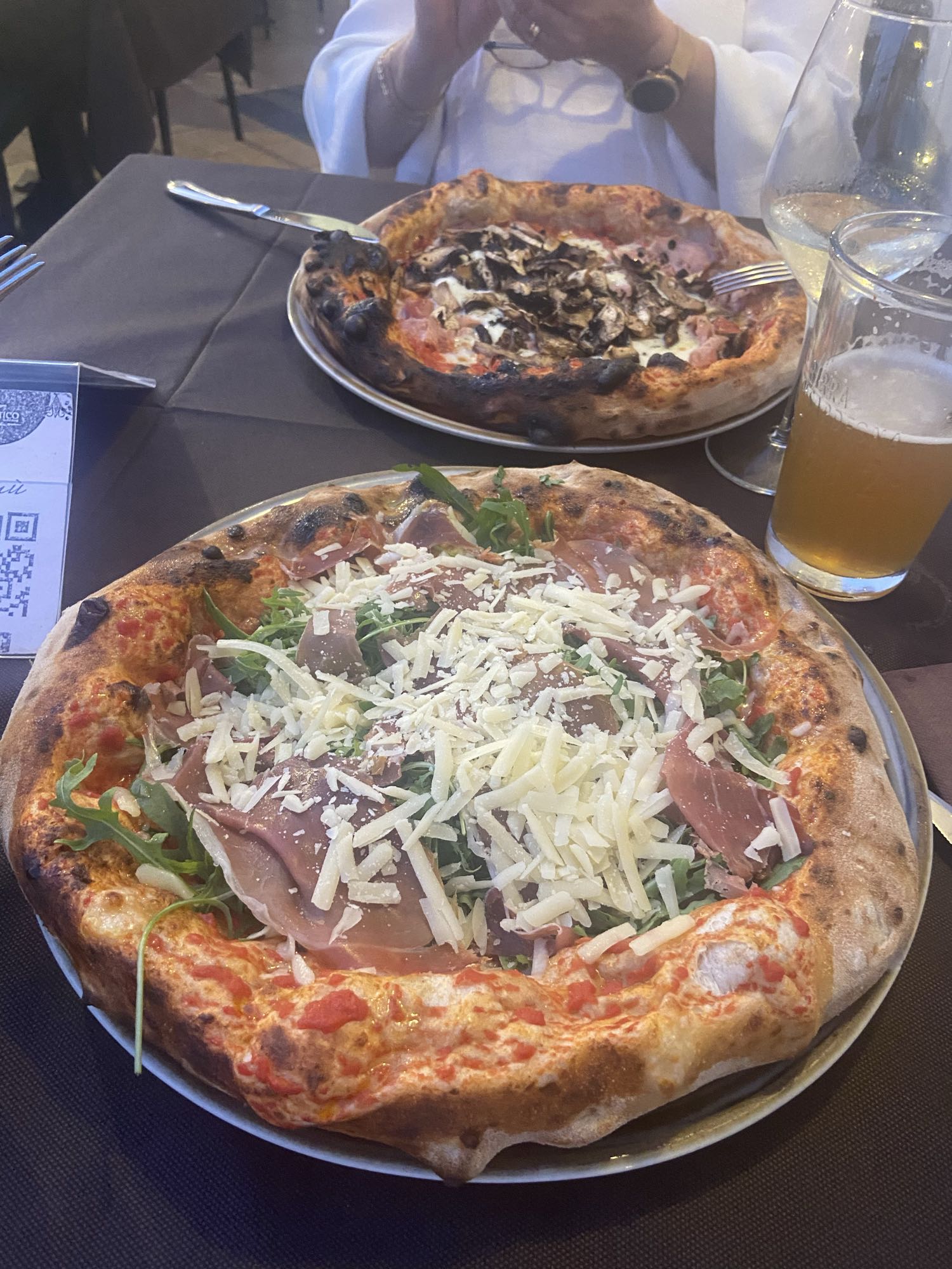 Pizza con prosciutto