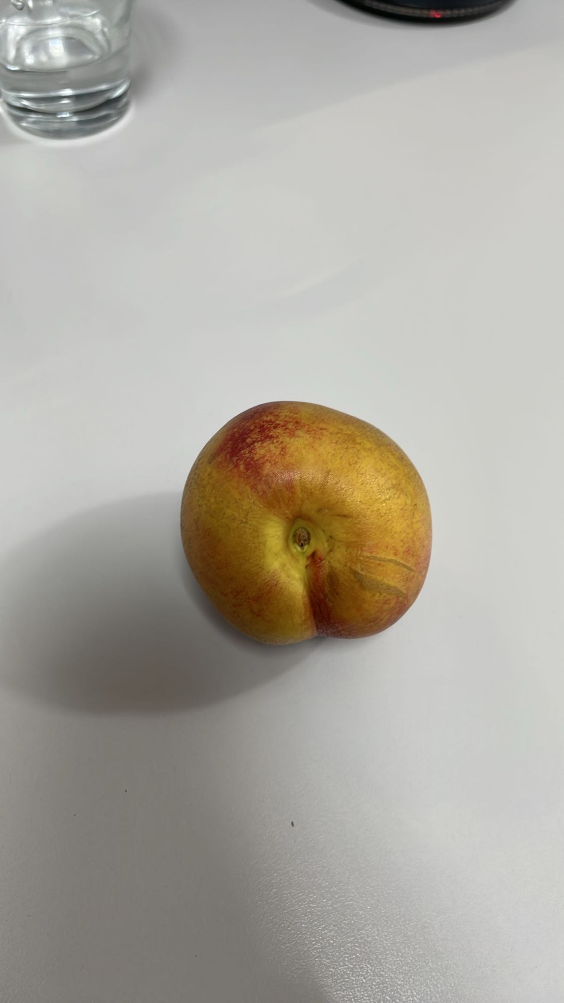 Nectarina proaspătă