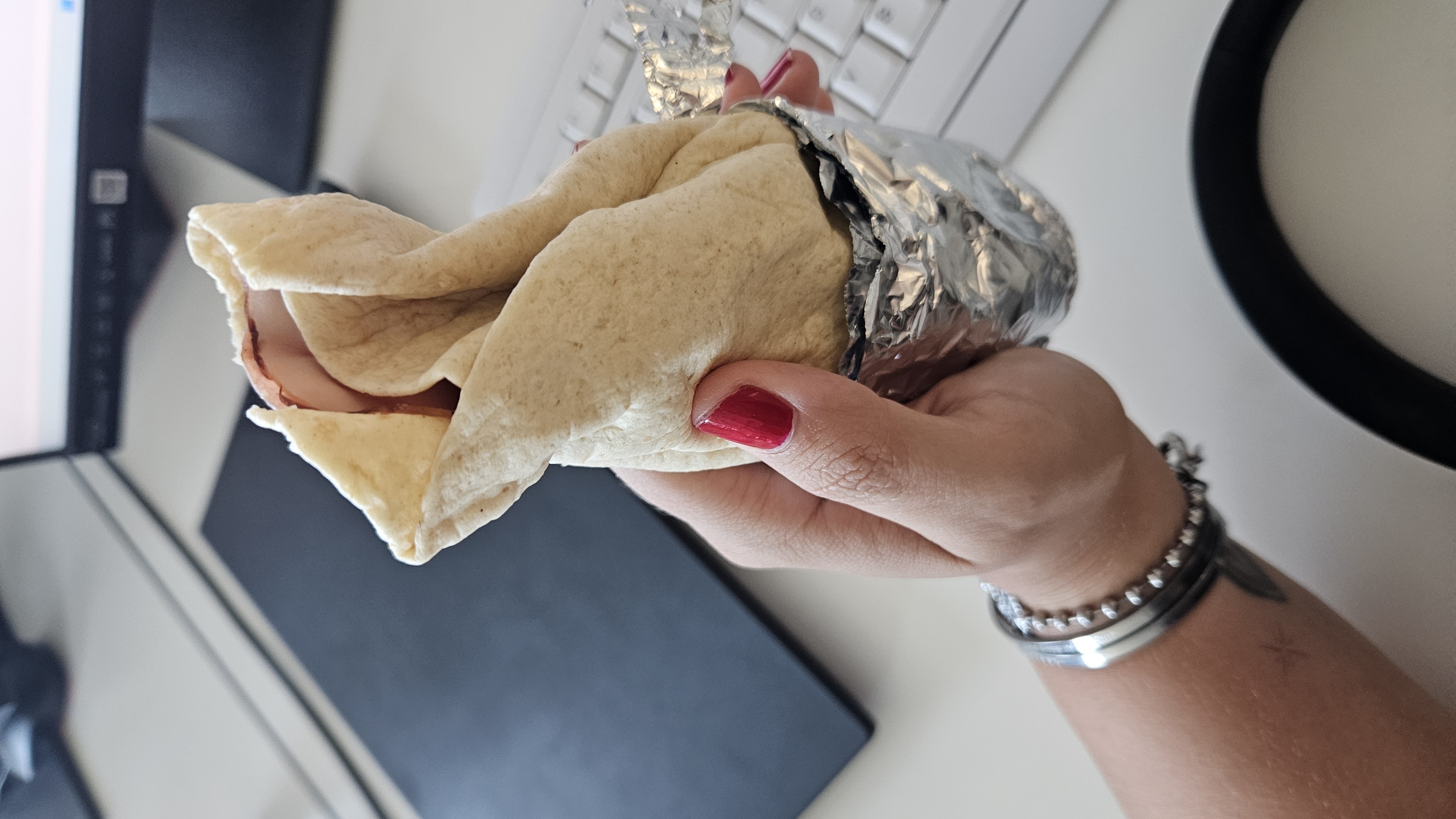 Proteinwrap mit Hähnchenbrust und Frischkäse