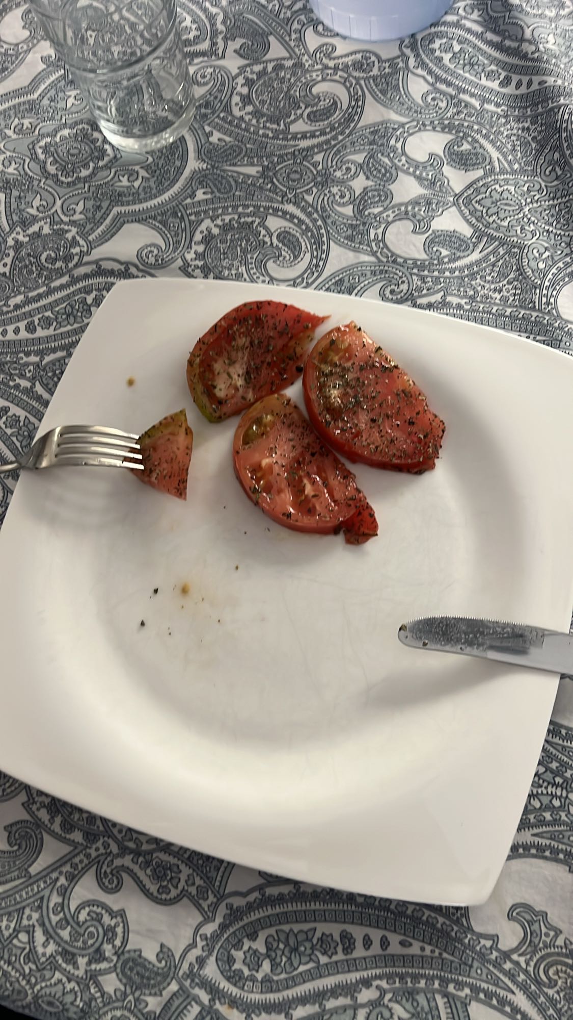 Rodajas de tomate con especias