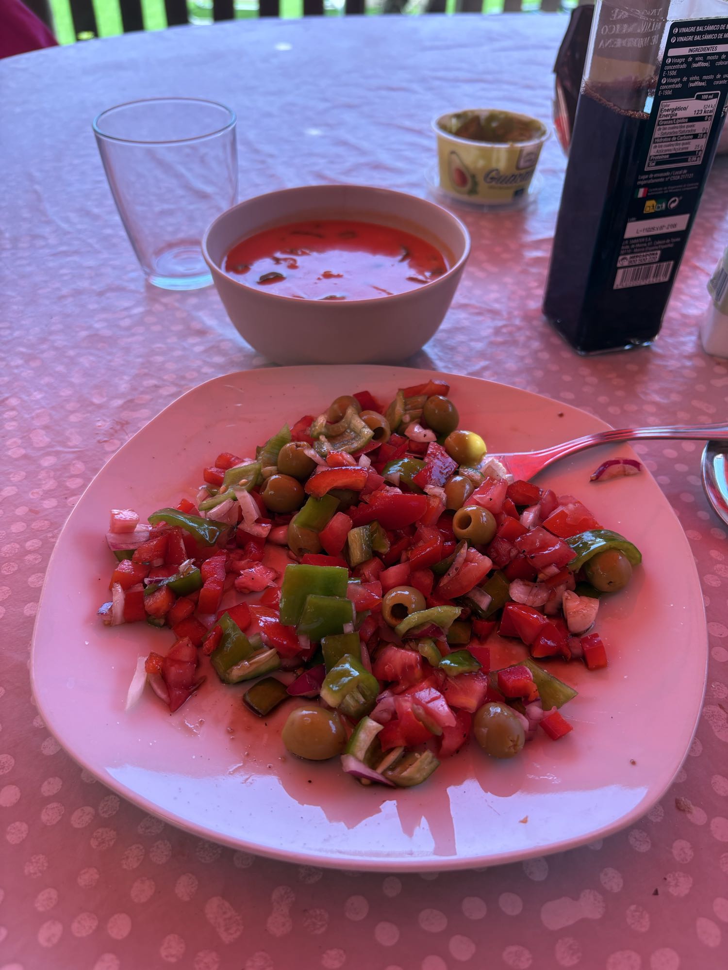 Ensalada fresca y sopa