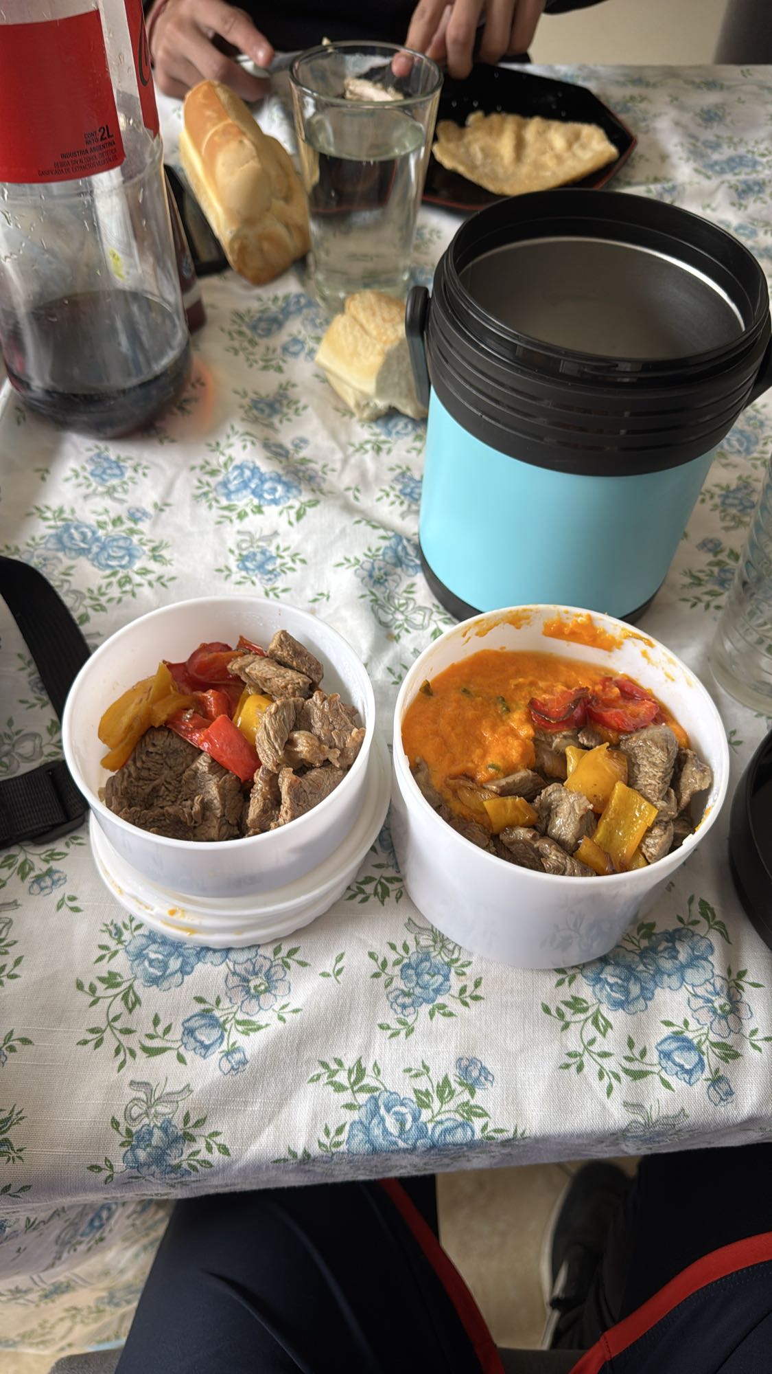 carne con pimientos y puré