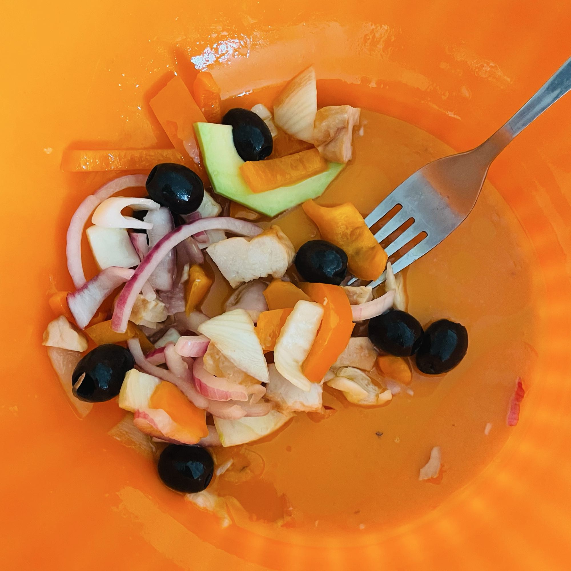 Ensalada de pollo y verduras