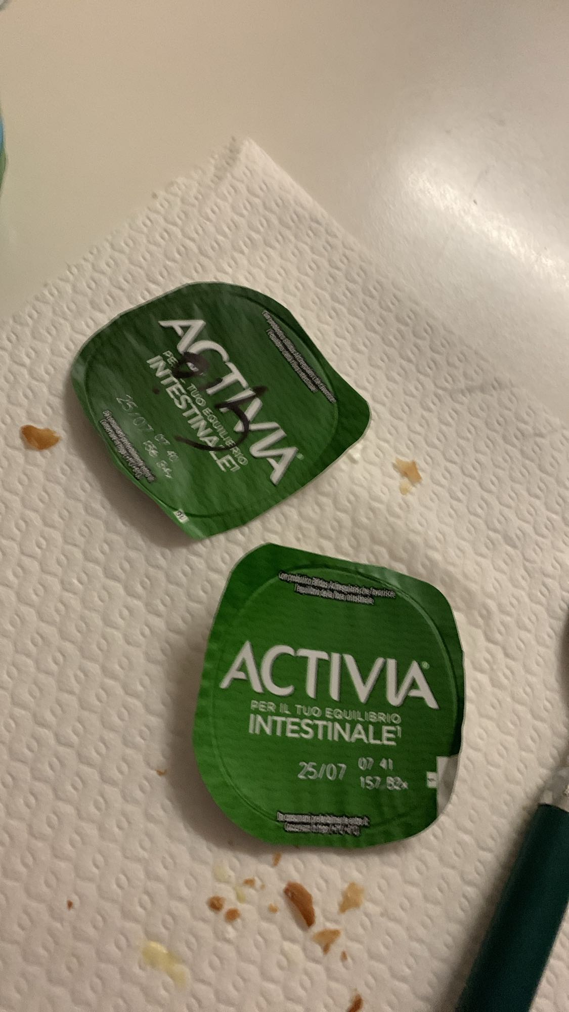 Activia yogurt x2
