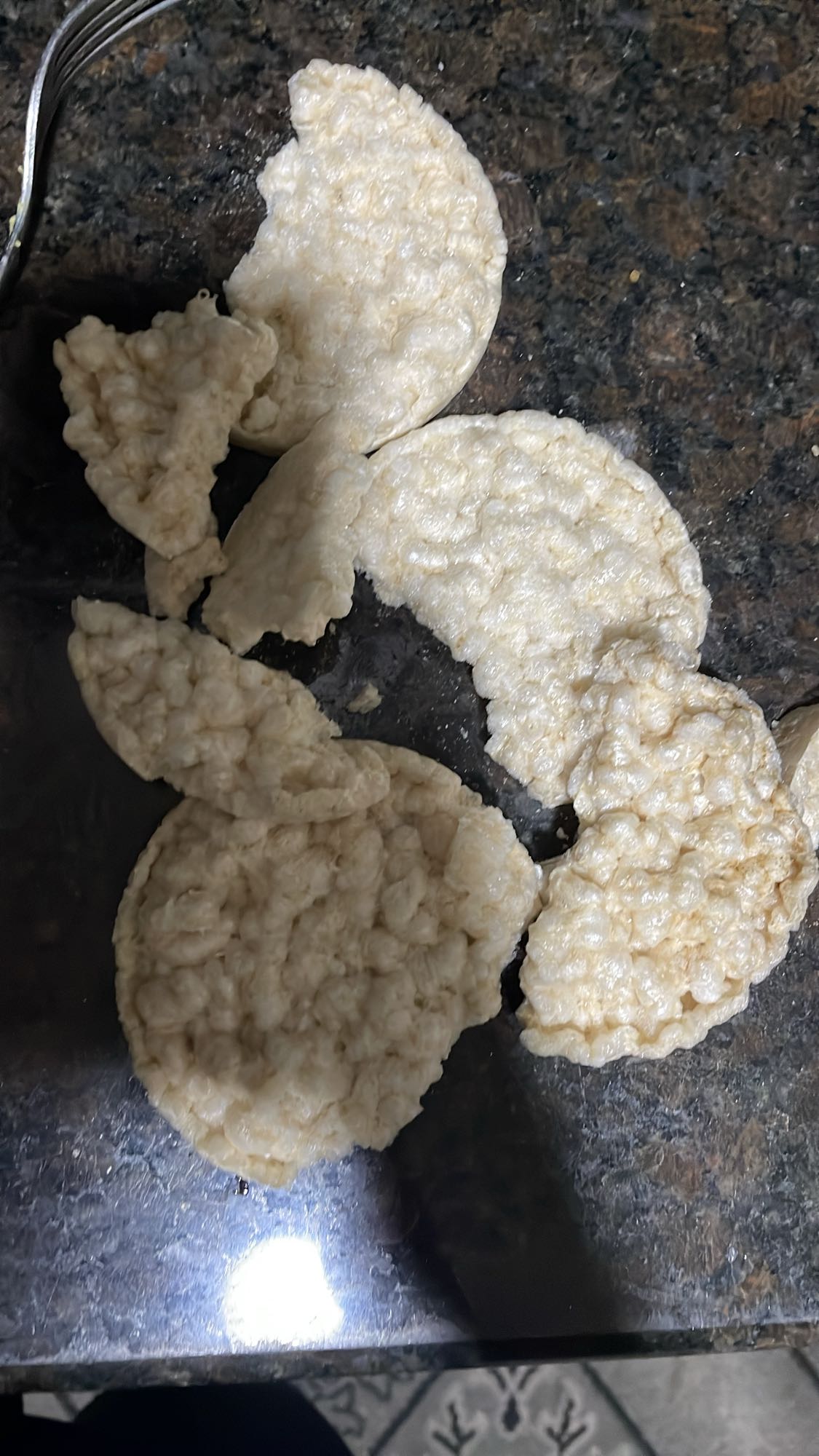 Plain rice cakes