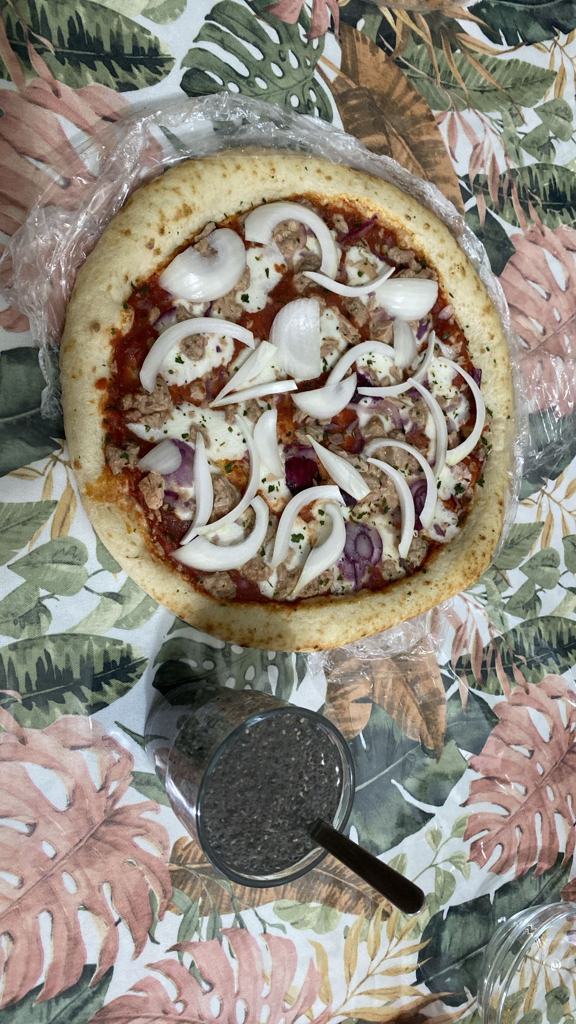 Tuna Onion Pizza & Chia