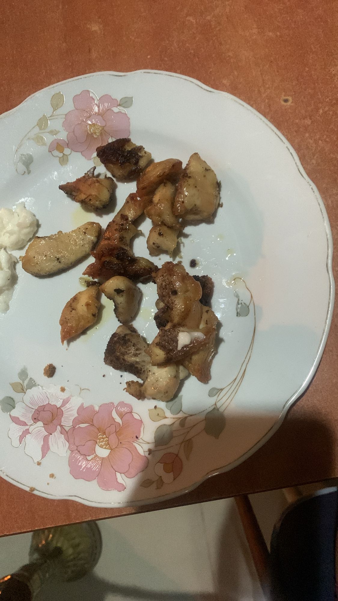 Grilled chicken pieces